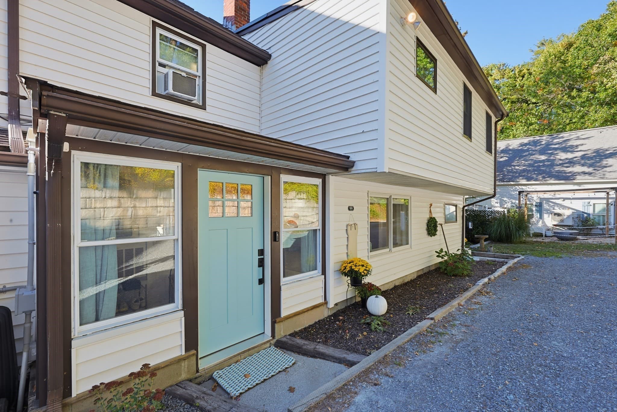 Single Family Residence at 99 Lake St, Wrentham MA 02093, photo 8 of 38