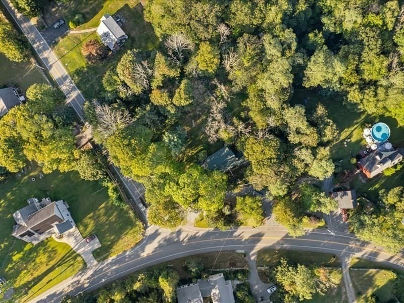 Single Family Residence at 1015 Hortonville Rd, Swansea MA 02777, photo 23 of 29
