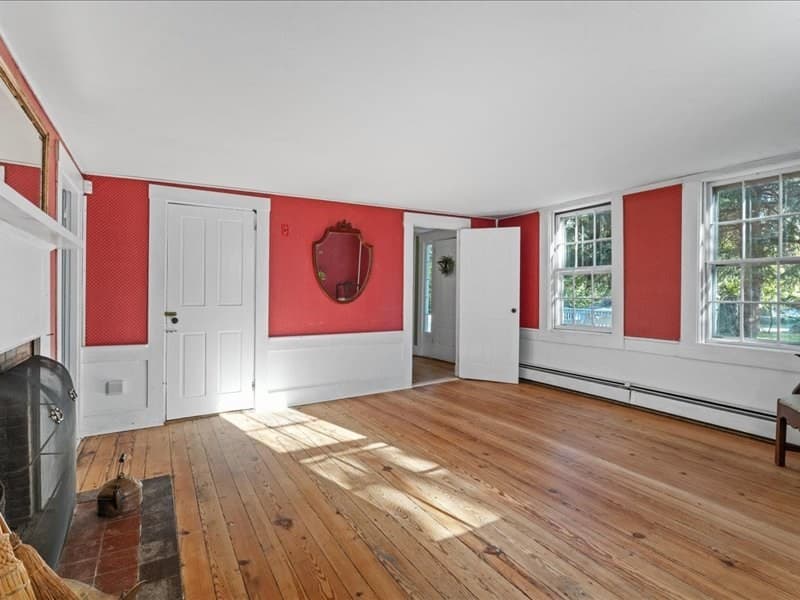 Single Family Residence at 1015 Hortonville Rd, Swansea MA 02777, photo 6 of 29