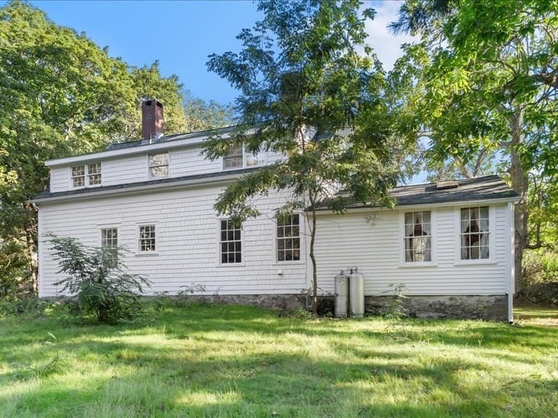 Single Family Residence at 1015 Hortonville Rd, Swansea MA 02777, photo 5 of 29