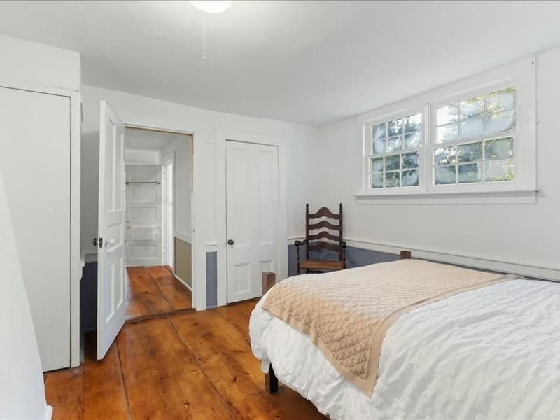 Single Family Residence at 1015 Hortonville Rd, Swansea MA 02777, photo 19 of 29