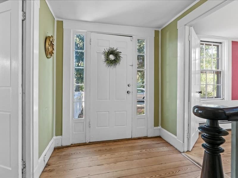 Single Family Residence at 1015 Hortonville Rd, Swansea MA 02777, photo 4 of 29