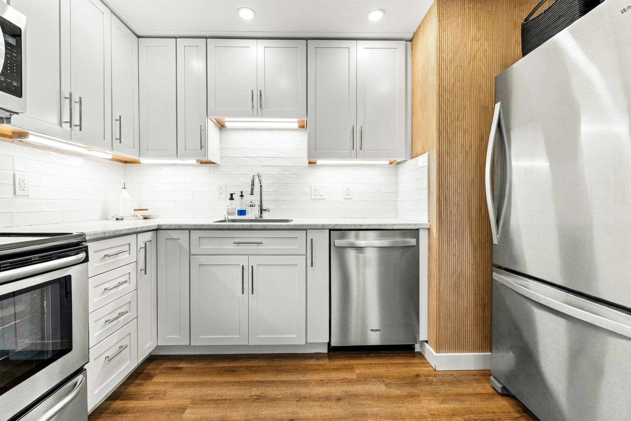 Single Family Residence at 24 Ellington Rd, Tewksbury MA 01876, photo 13 of 39