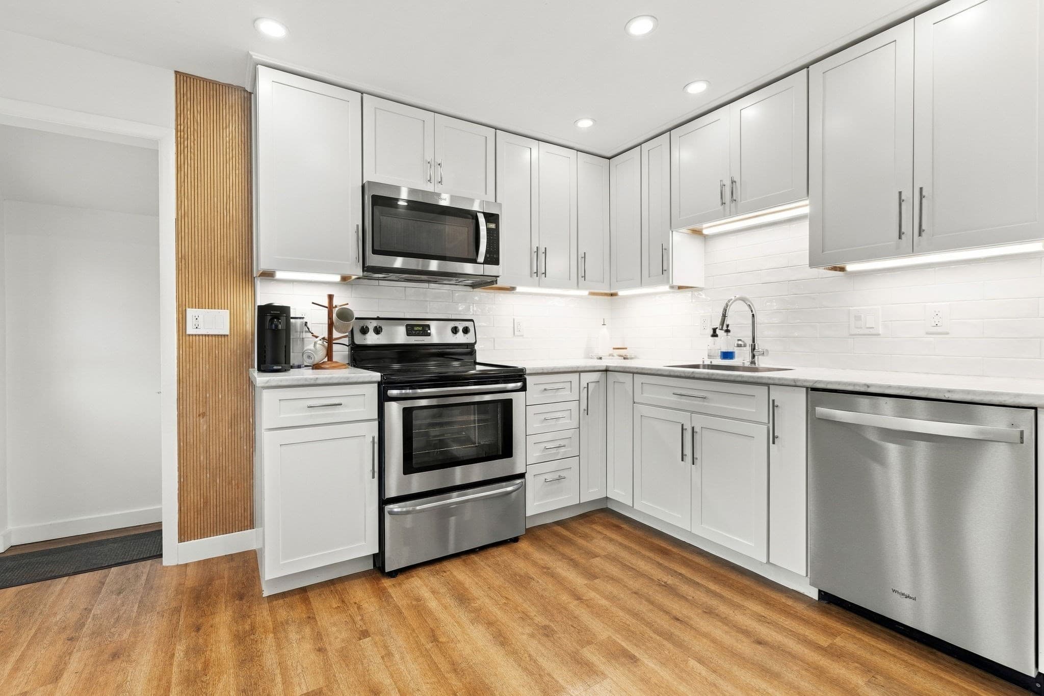 Single Family Residence at 24 Ellington Rd, Tewksbury MA 01876, photo 11 of 39