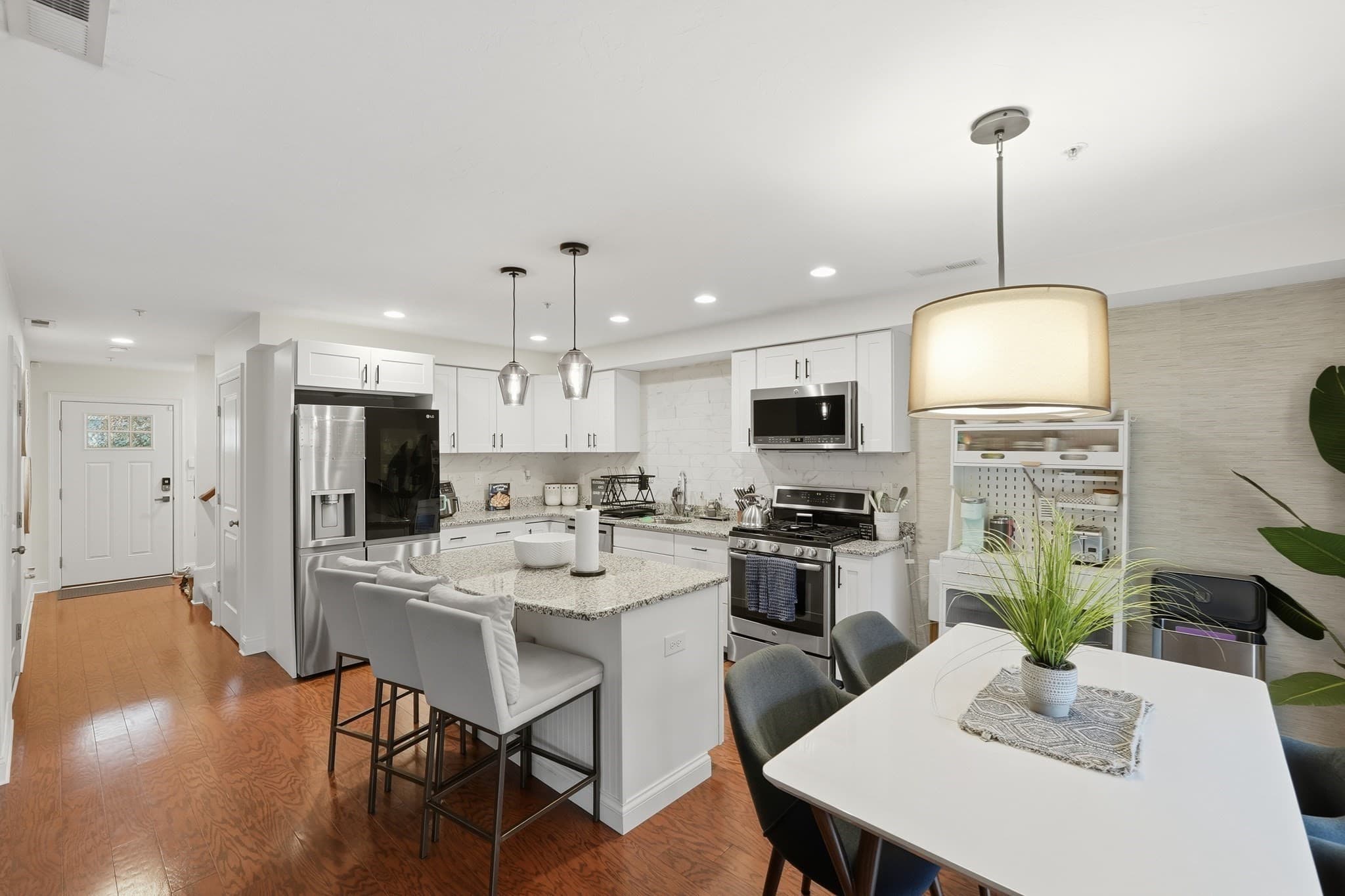 Condominium at 135 Ice House Landing # 135, Marlborough MA 01752, photo 7 of 33