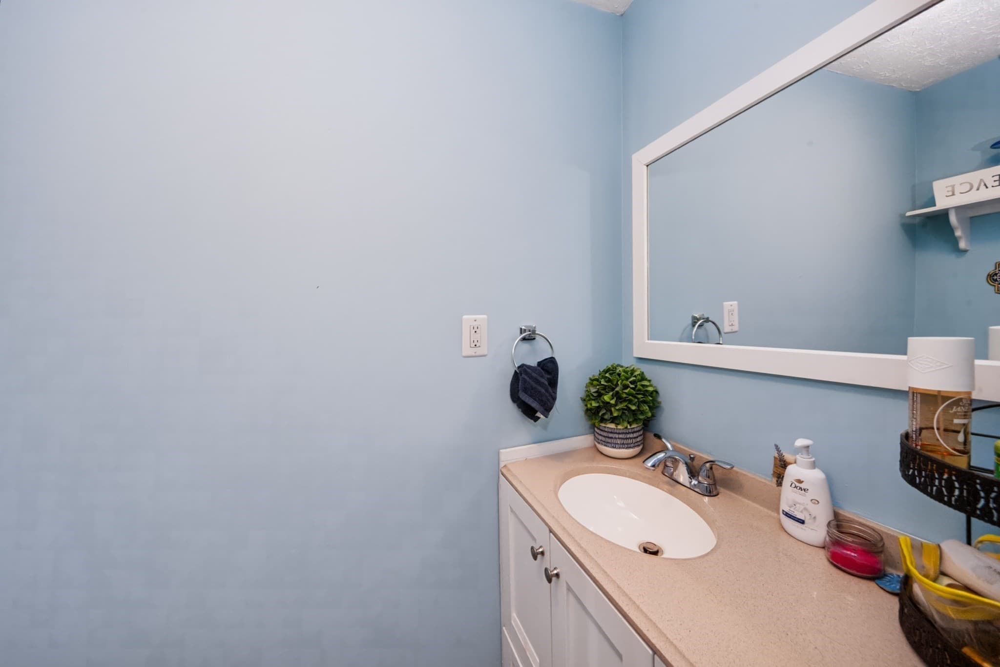 Condominium at 14 Fernwood Dr # B, Leominster MA 01453, photo 19 of 42