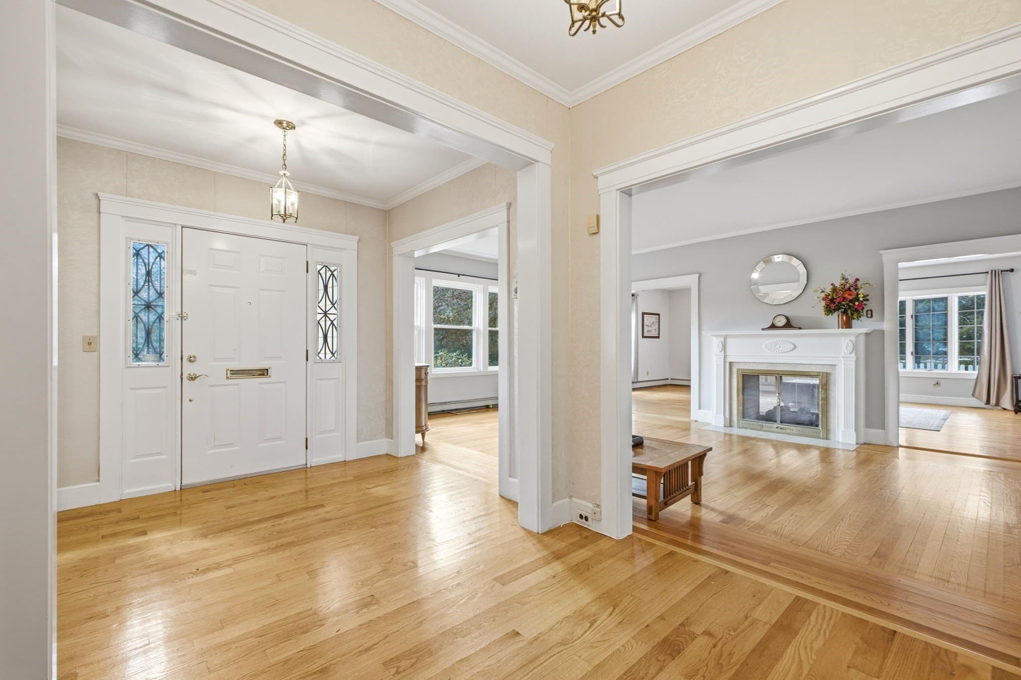 Single Family Residence at 25 Commonwealth Ave, Attleboro MA 02703, photo 13 of 42