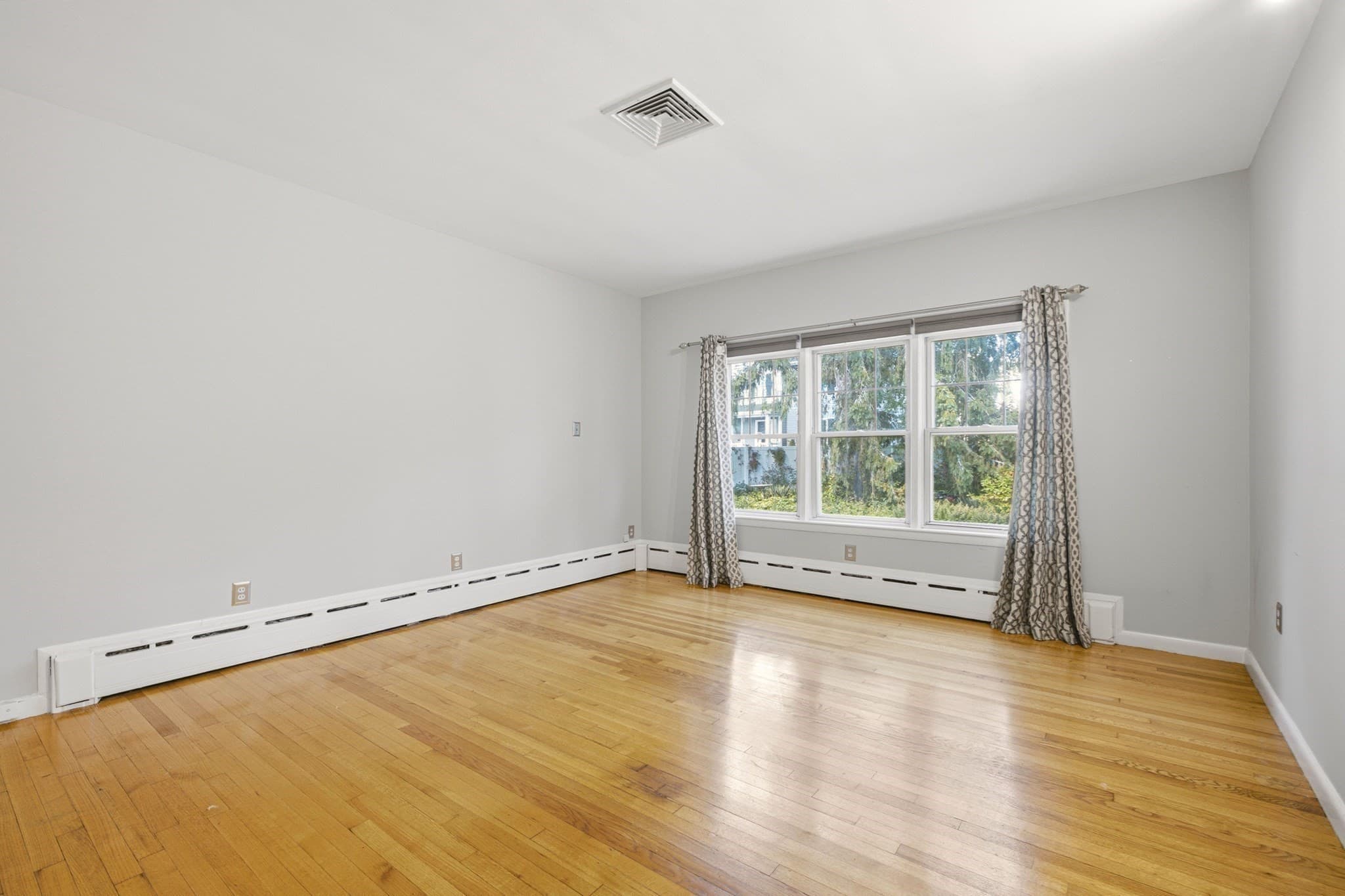 Single Family Residence at 25 Commonwealth Ave, Attleboro MA 02703, photo 26 of 42