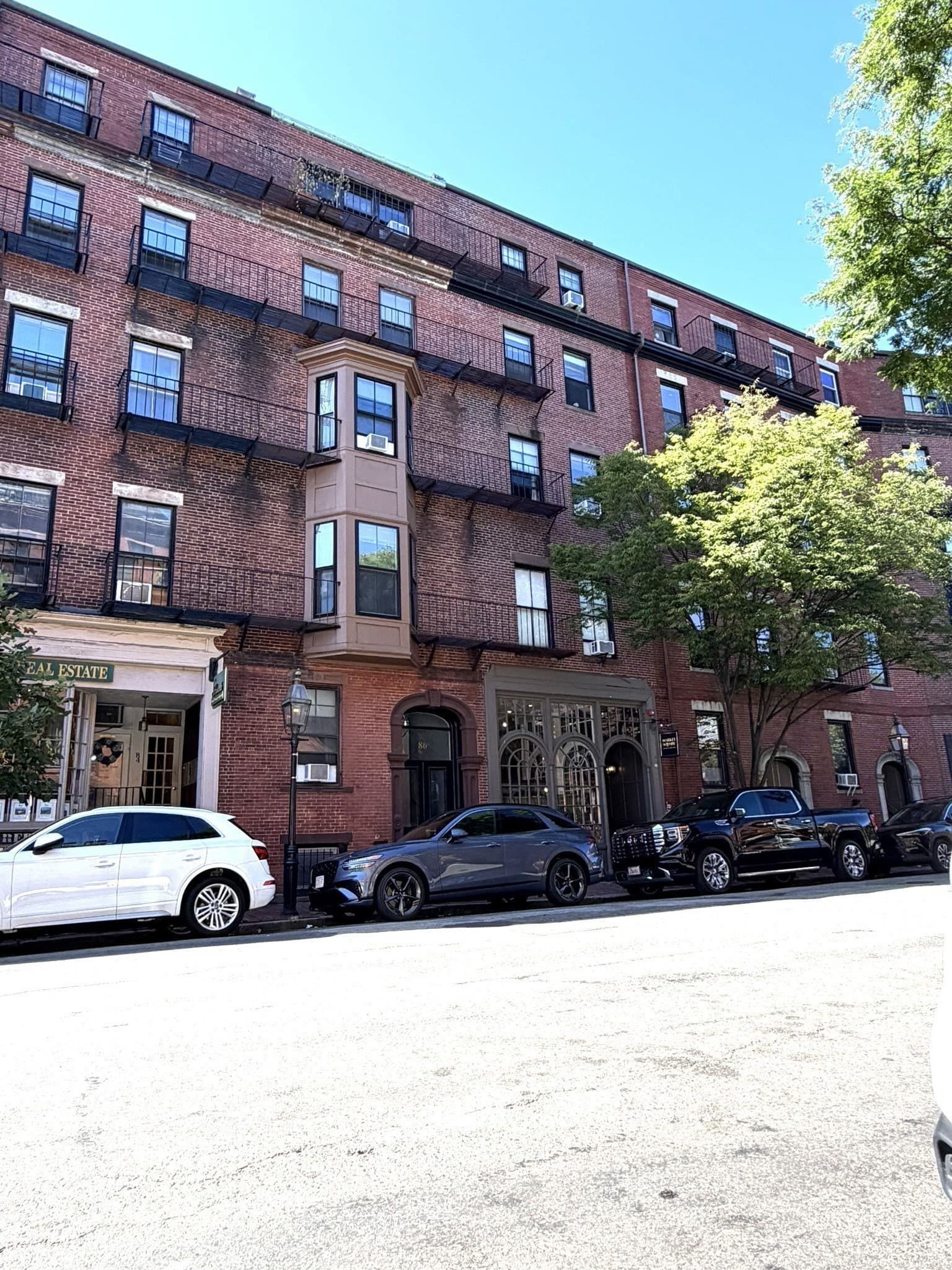 5-9 Family at 88 Charles, Boston MA 02114, photo 2 of 28