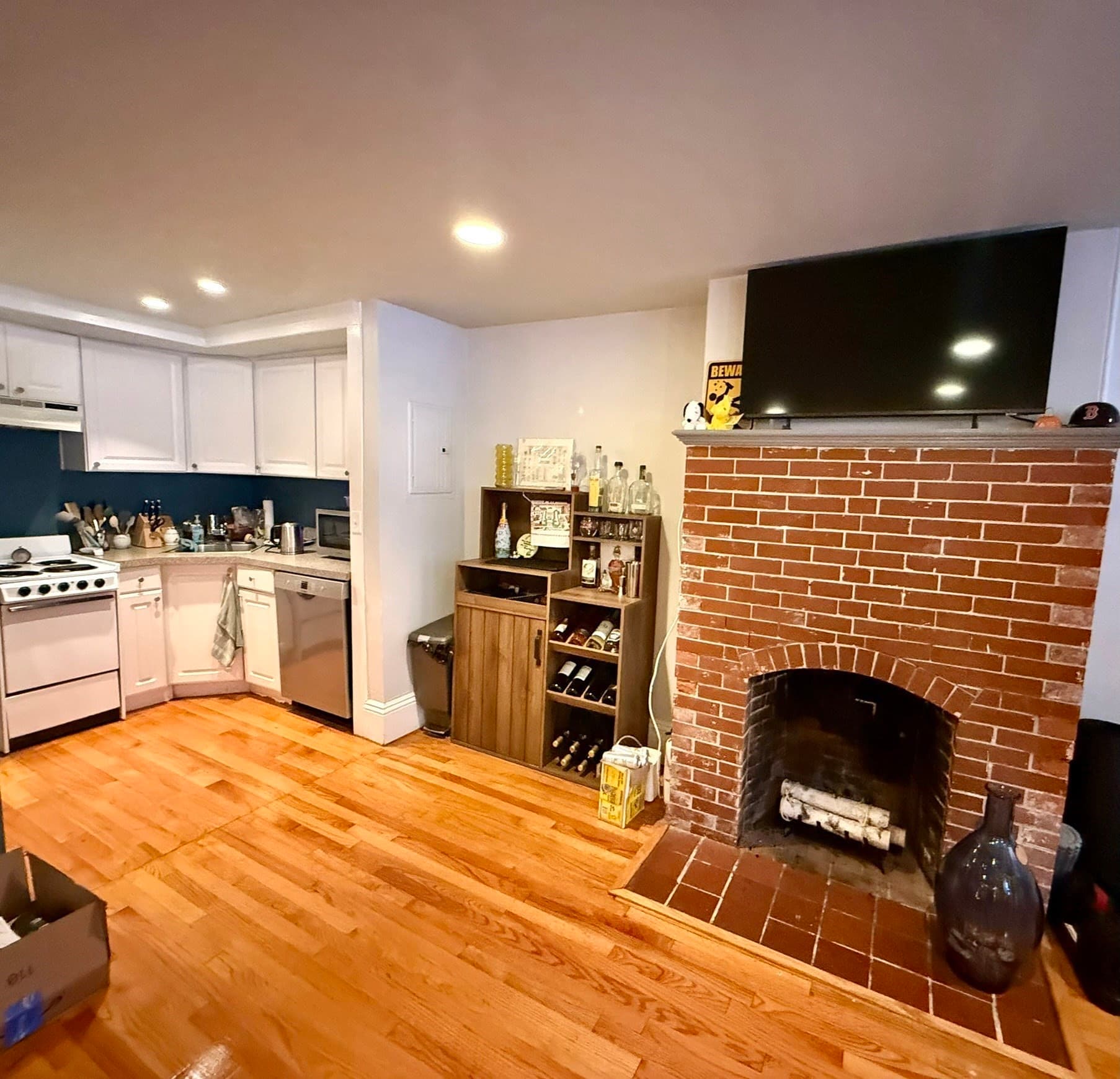 5-9 Family at 88 Charles, Boston MA 02114, photo 12 of 28