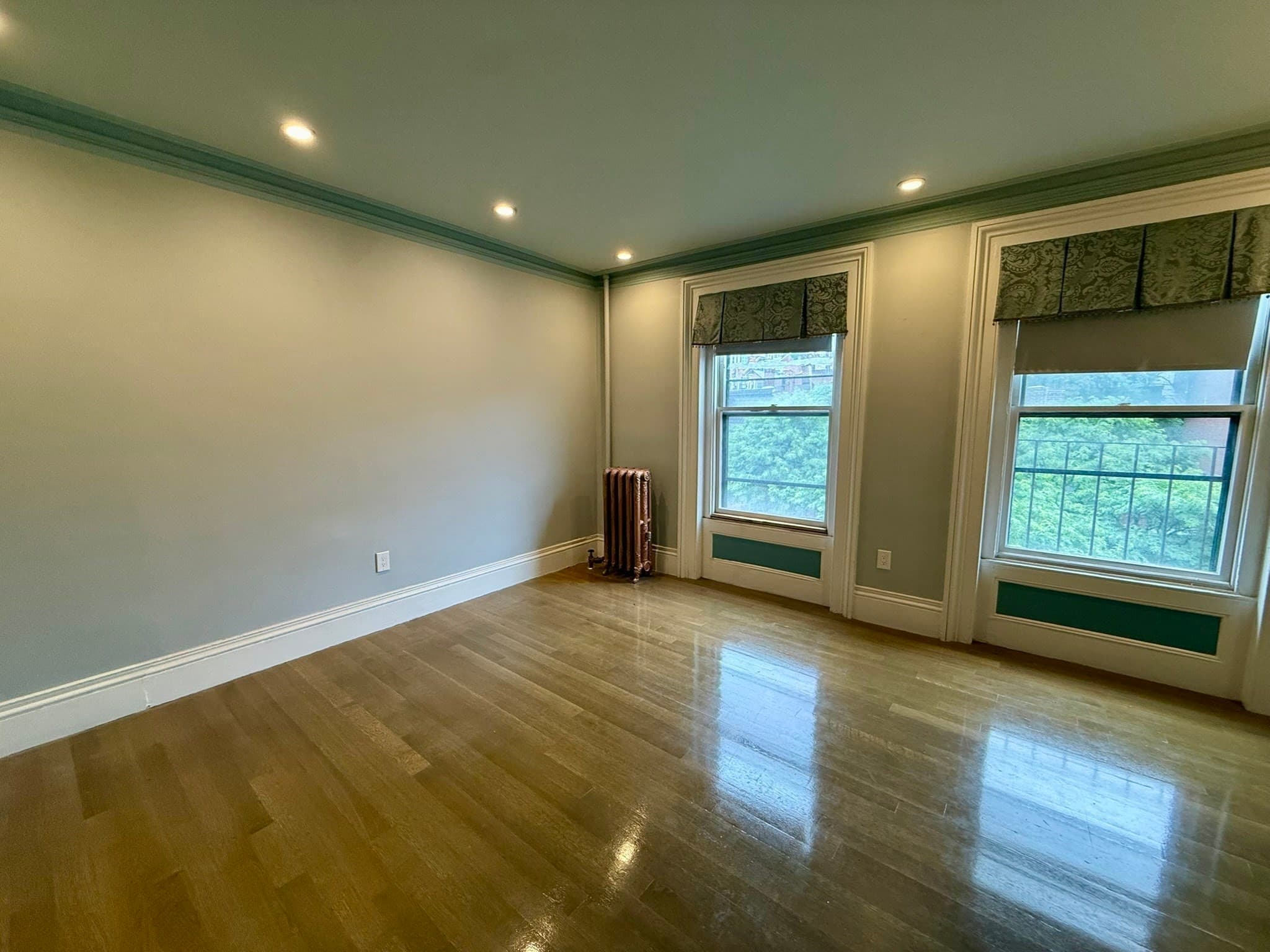5-9 Family at 88 Charles, Boston MA 02114, photo 9 of 28