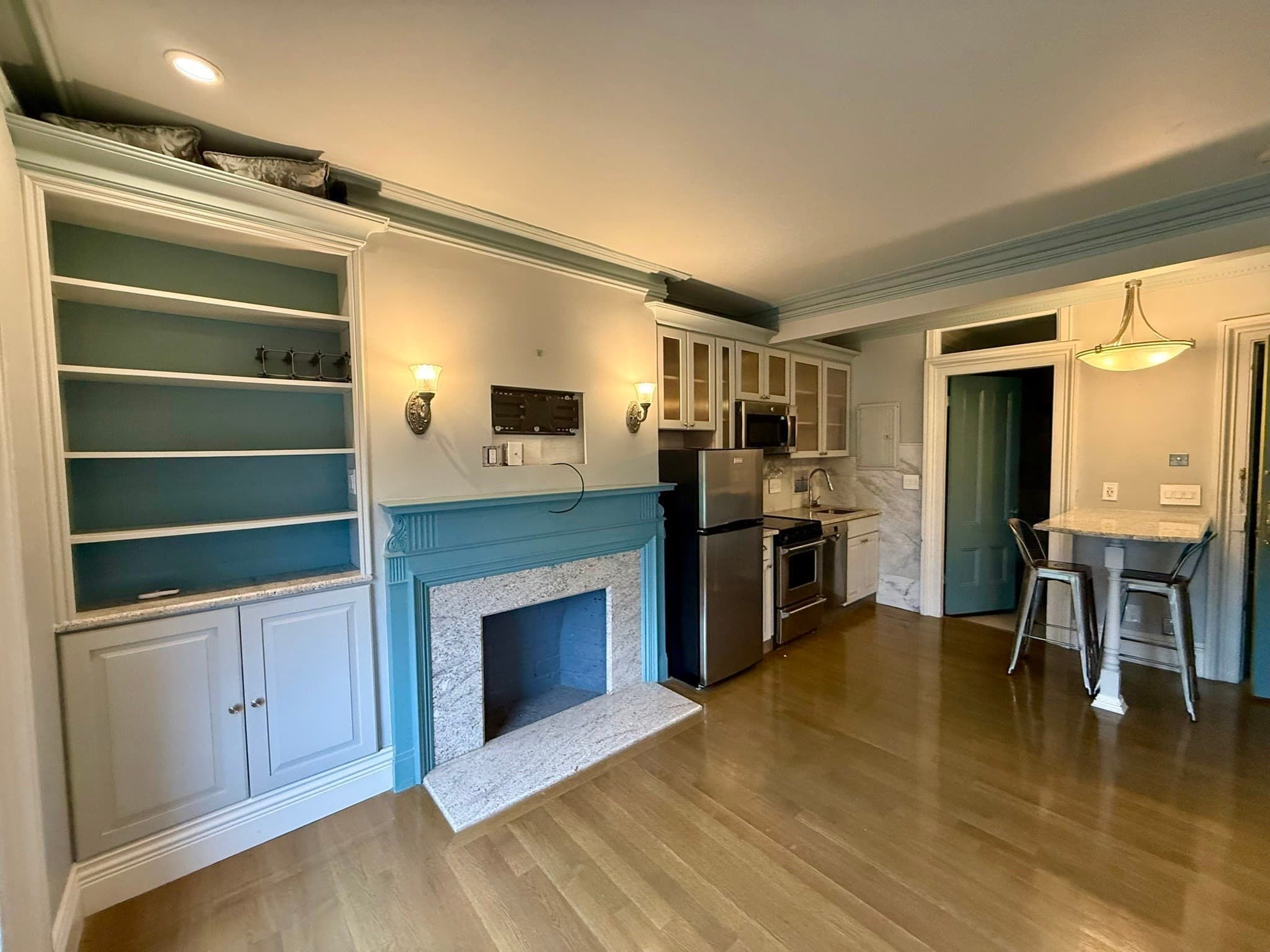 5-9 Family at 88 Charles, Boston MA 02114, photo 14 of 28