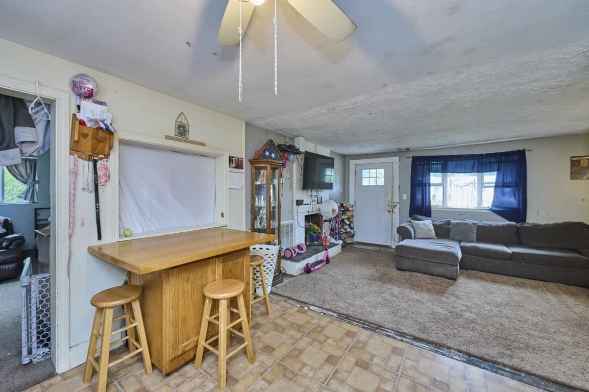 Single Family Residence at 25 Anita Road, Brockton MA 02302, photo 5 of 18
