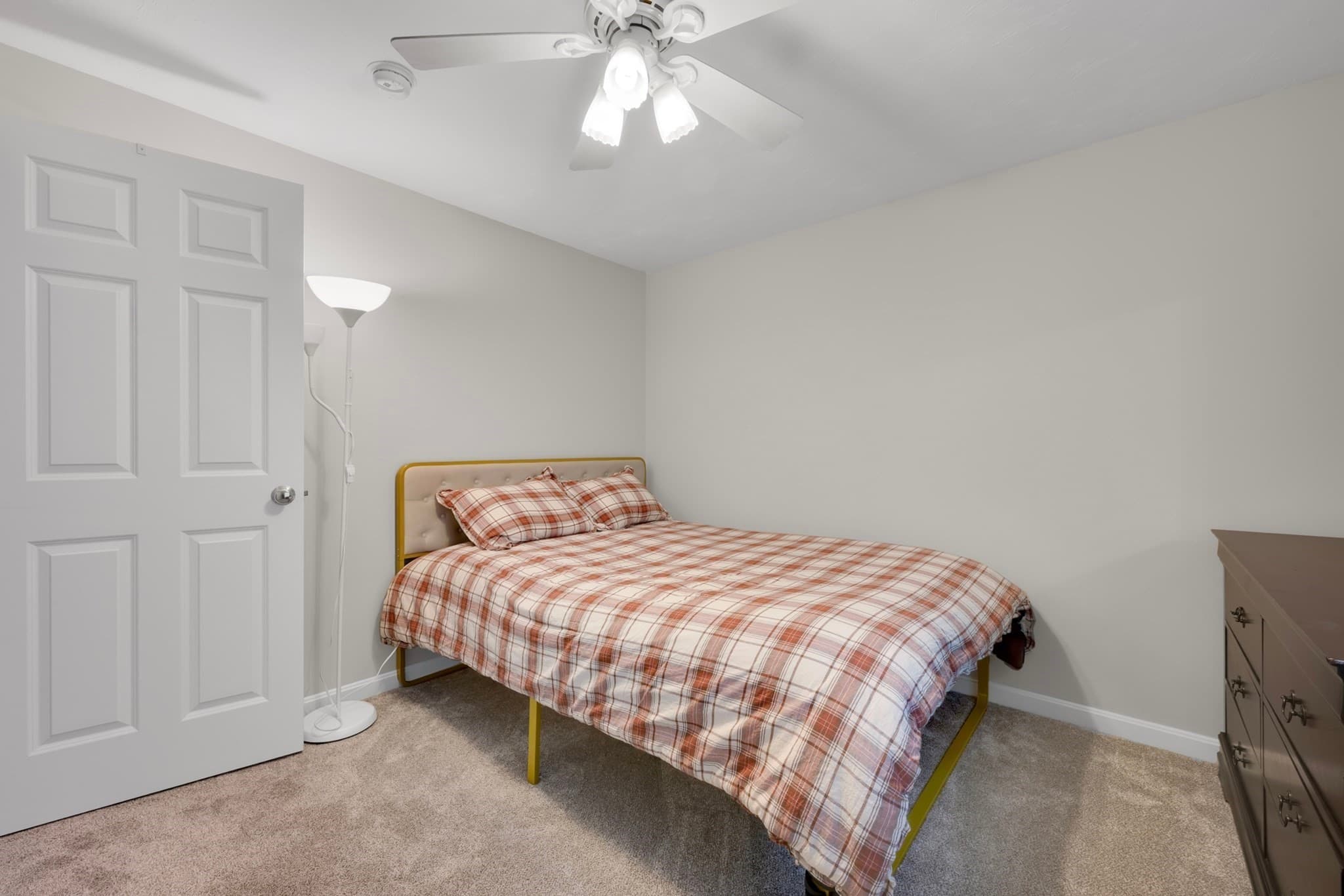 Single Family Residence at 11 Valley View Cir, Rutland MA 01543, photo 27 of 29