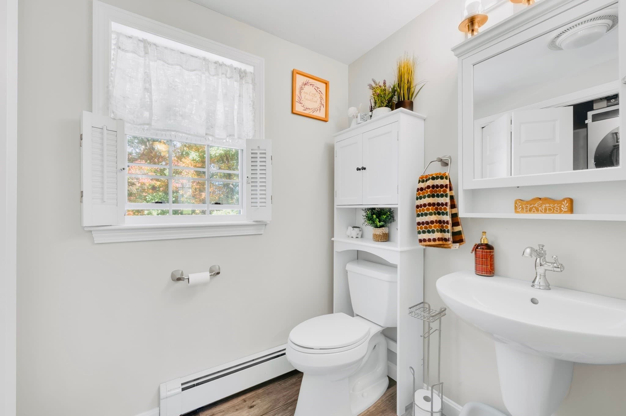 Single Family Residence at 11 Valley View Cir, Rutland MA 01543, photo 19 of 29