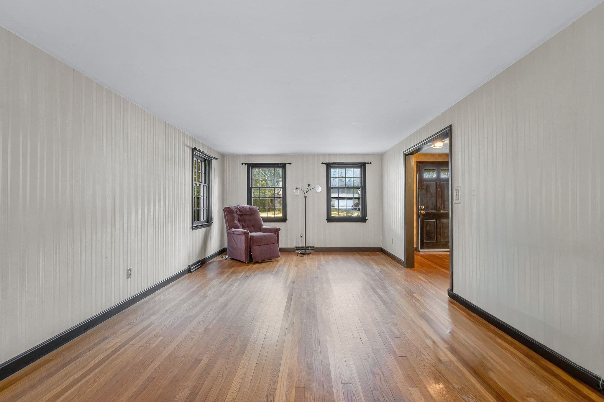 Single Family Residence at 15 Wagontrail Road, Chelmsford MA 01824, photo 2 of 40
