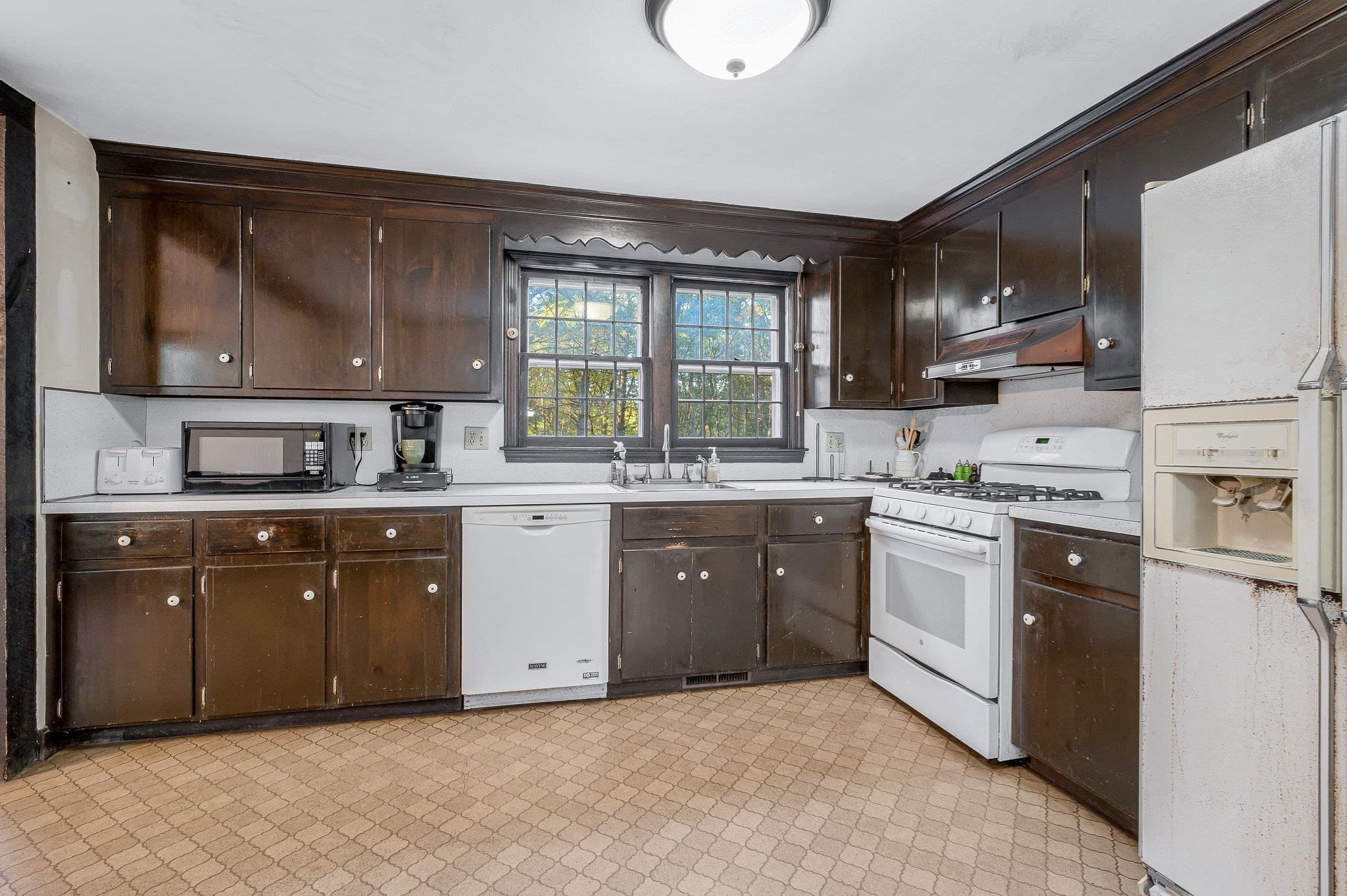 Single Family Residence at 15 Wagontrail Road, Chelmsford MA 01824, photo 6 of 40