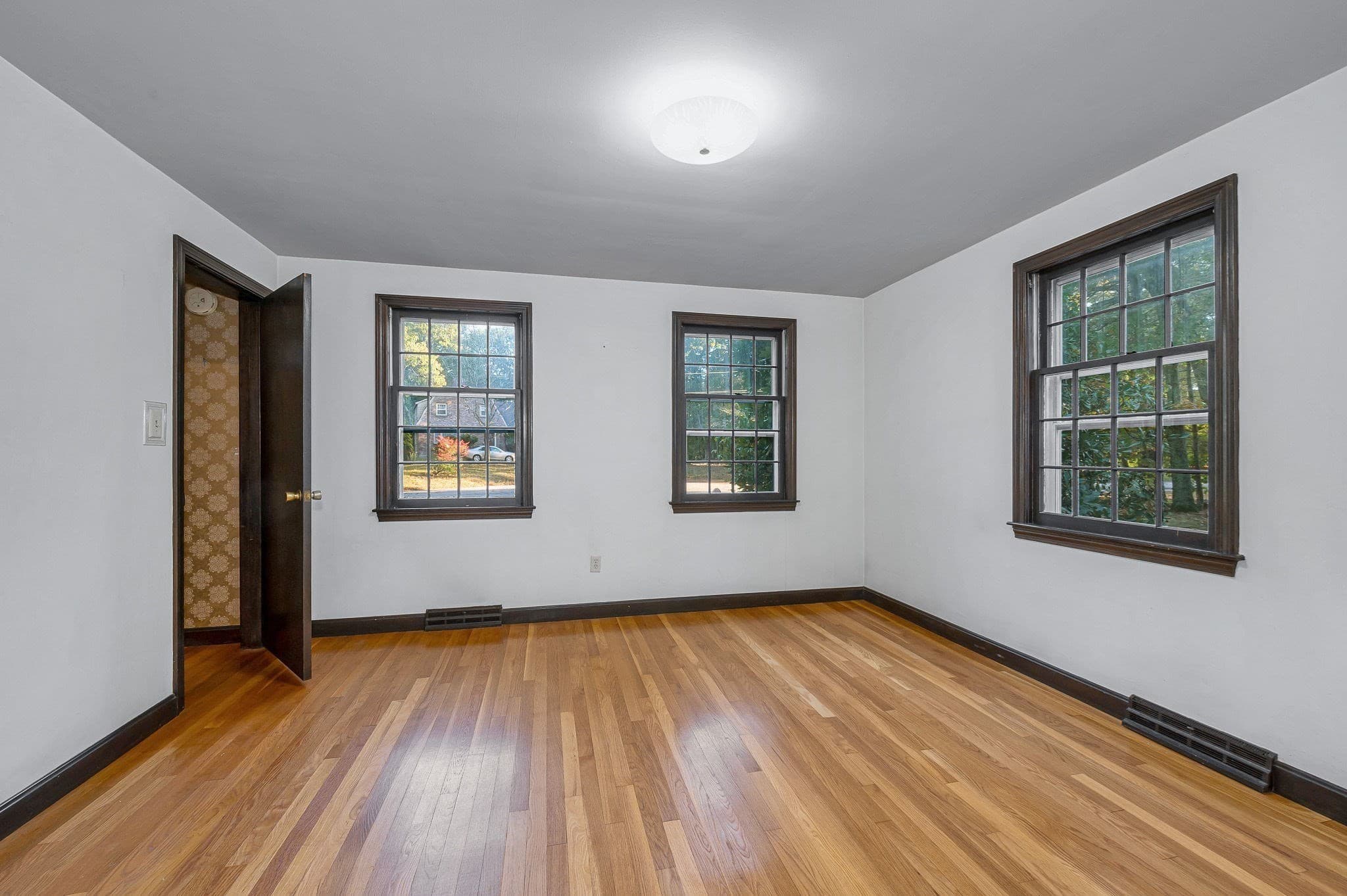 Single Family Residence at 15 Wagontrail Road, Chelmsford MA 01824, photo 9 of 40