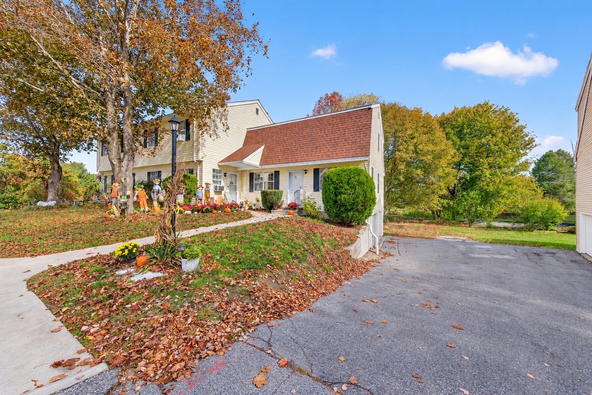 Condominium at 72 Cynthia Lane # 72, Amesbury MA 01913, photo 2 of 38