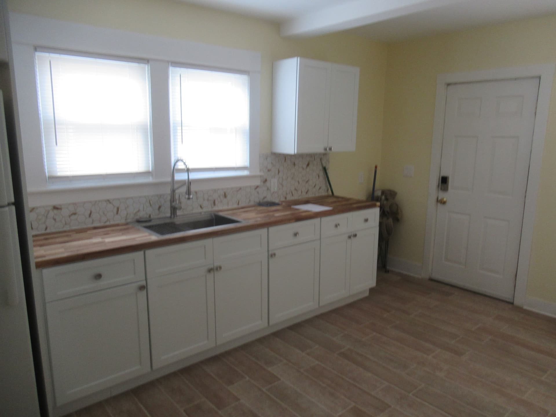 Single Family Residence at 61 Mooreland St, Springfield MA 01104, photo 12 of 29