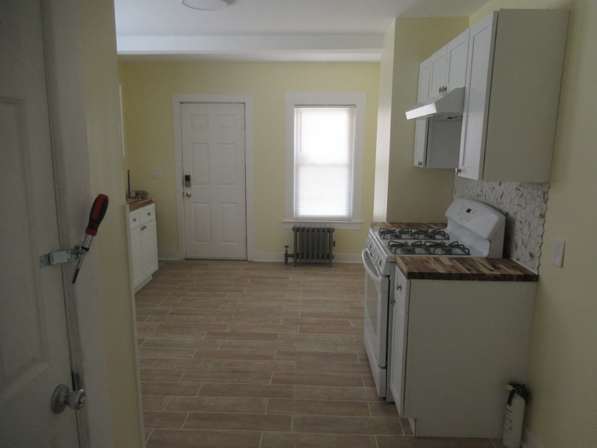 Single Family Residence at 61 Mooreland St, Springfield MA 01104, photo 11 of 29