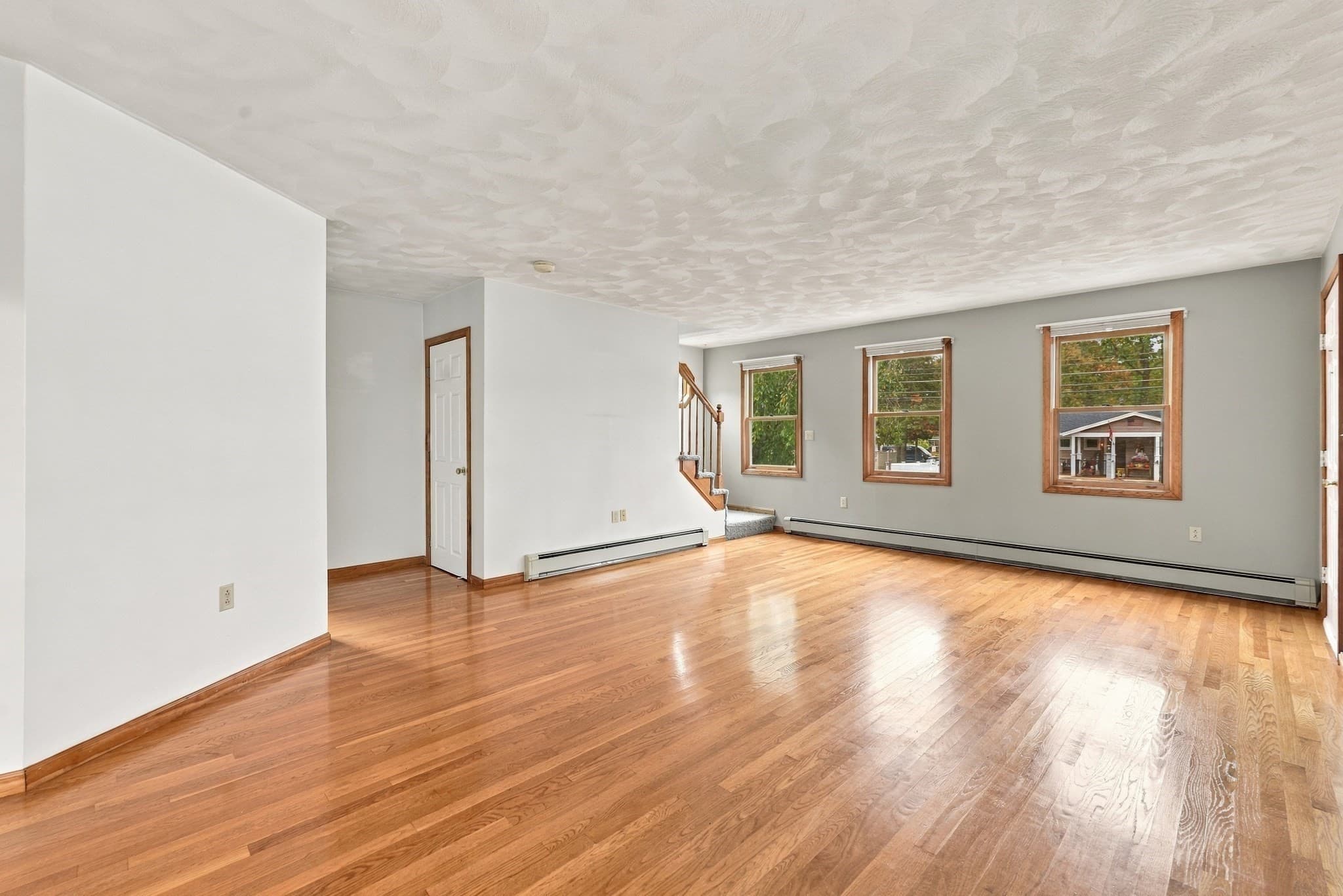 Single Family Residence at 21 Bridle Rd, Billerica MA 01821, photo 13 of 36