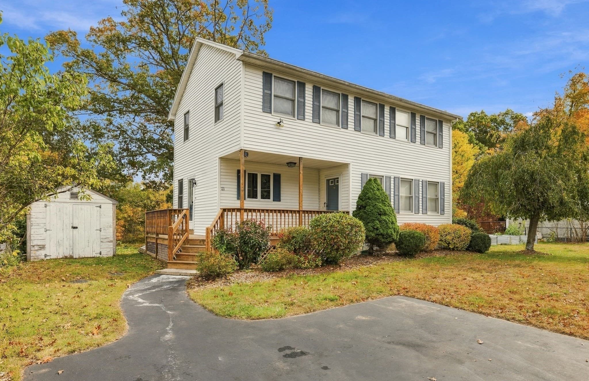 21 Bridle Rd, Billerica MA 01821