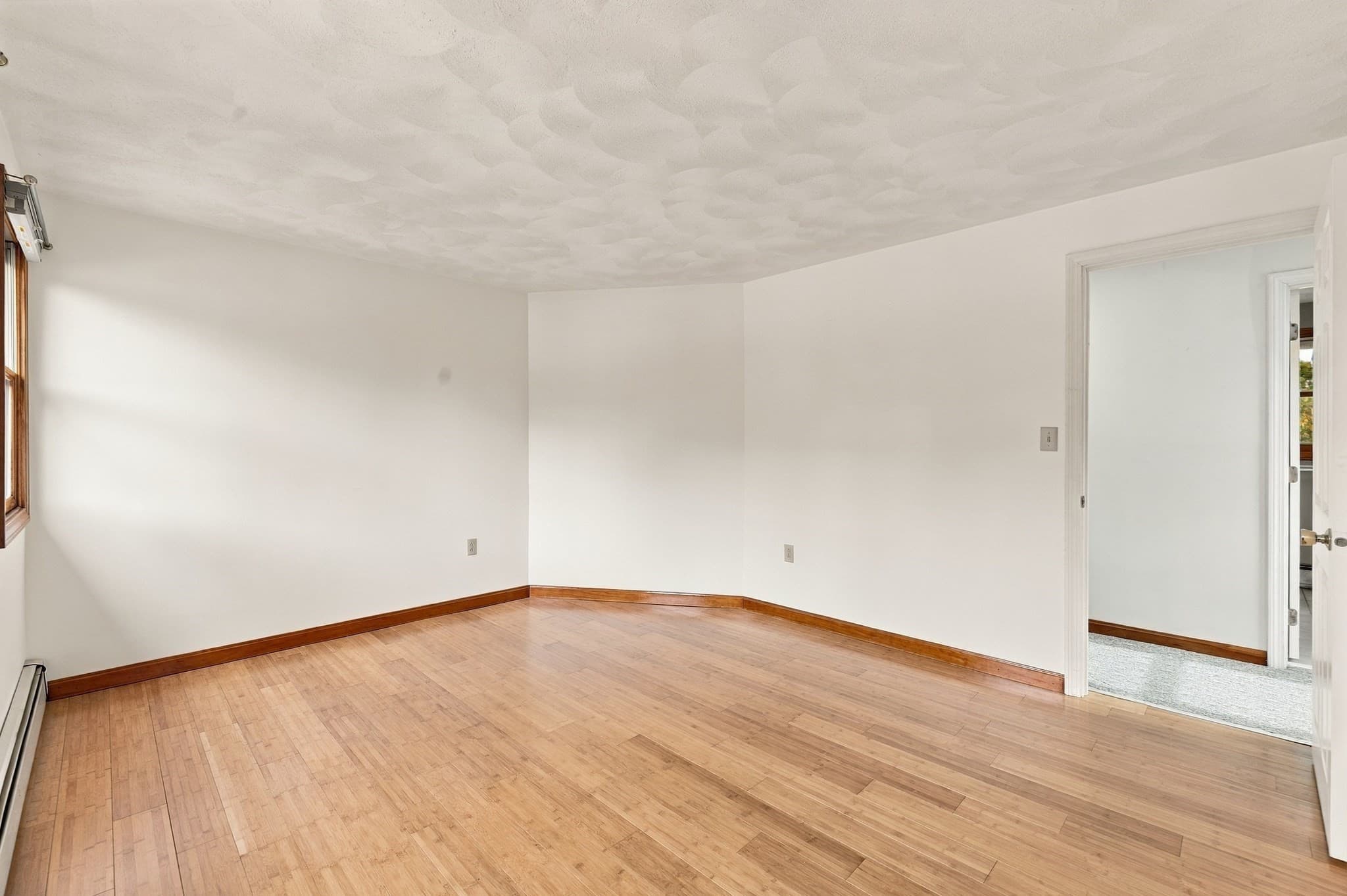 Single Family Residence at 21 Bridle Rd, Billerica MA 01821, photo 20 of 36