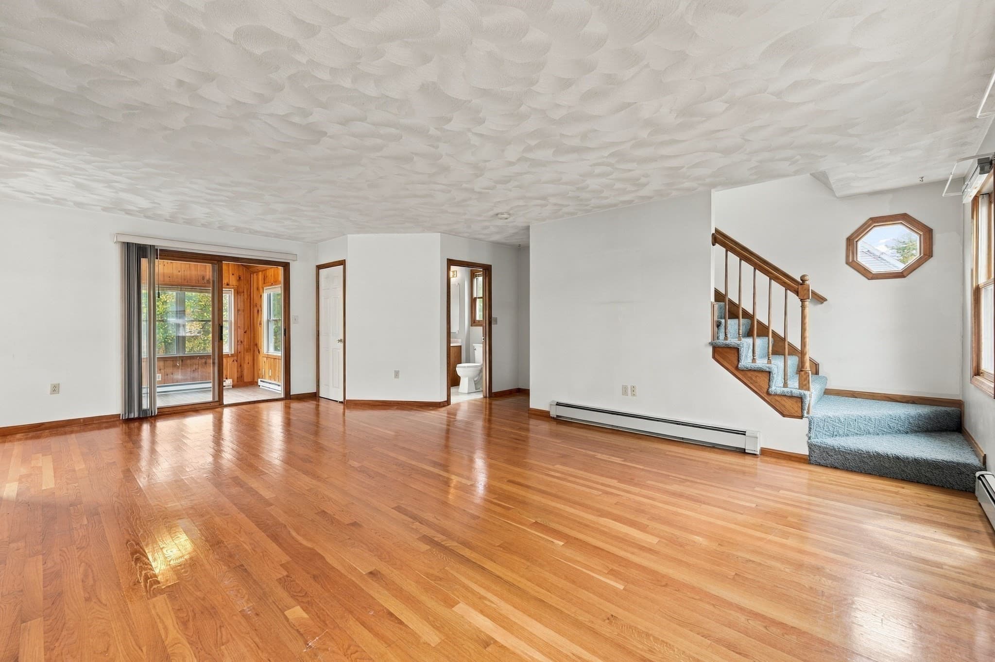Single Family Residence at 21 Bridle Rd, Billerica MA 01821, photo 10 of 36