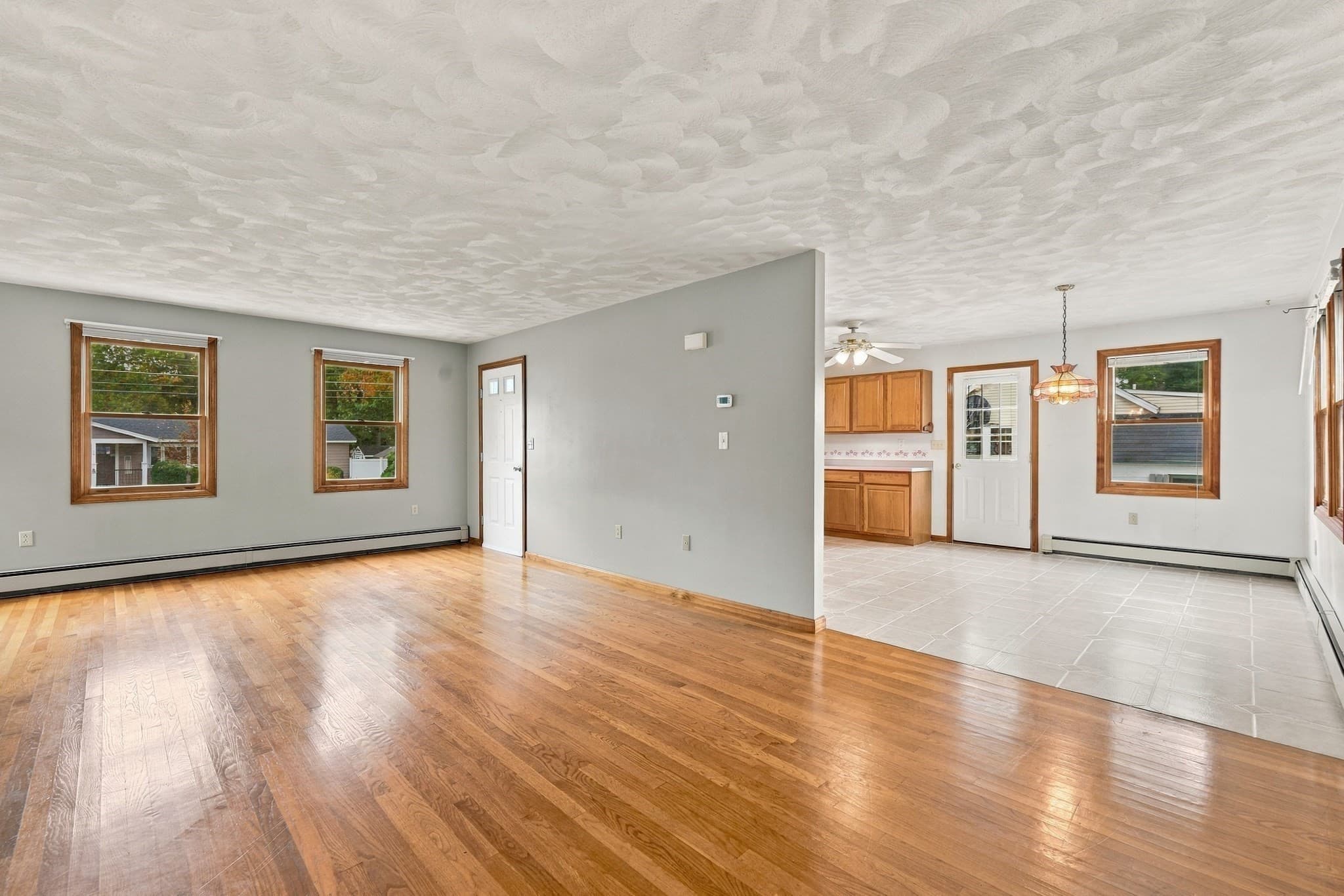 Single Family Residence at 21 Bridle Rd, Billerica MA 01821, photo 11 of 36