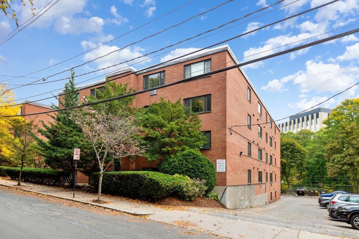 Condominium at 197 Kent St # 42, Brookline MA 02446, photo 27 of 31