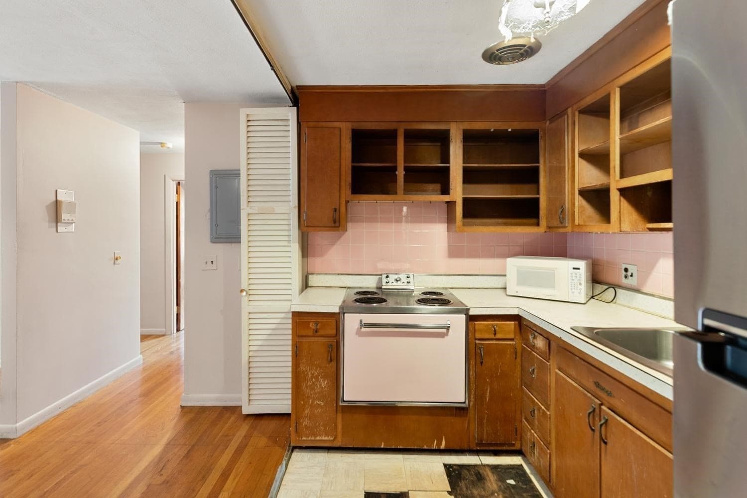 Condominium at 197 Kent St # 42, Brookline MA 02446, photo 10 of 31