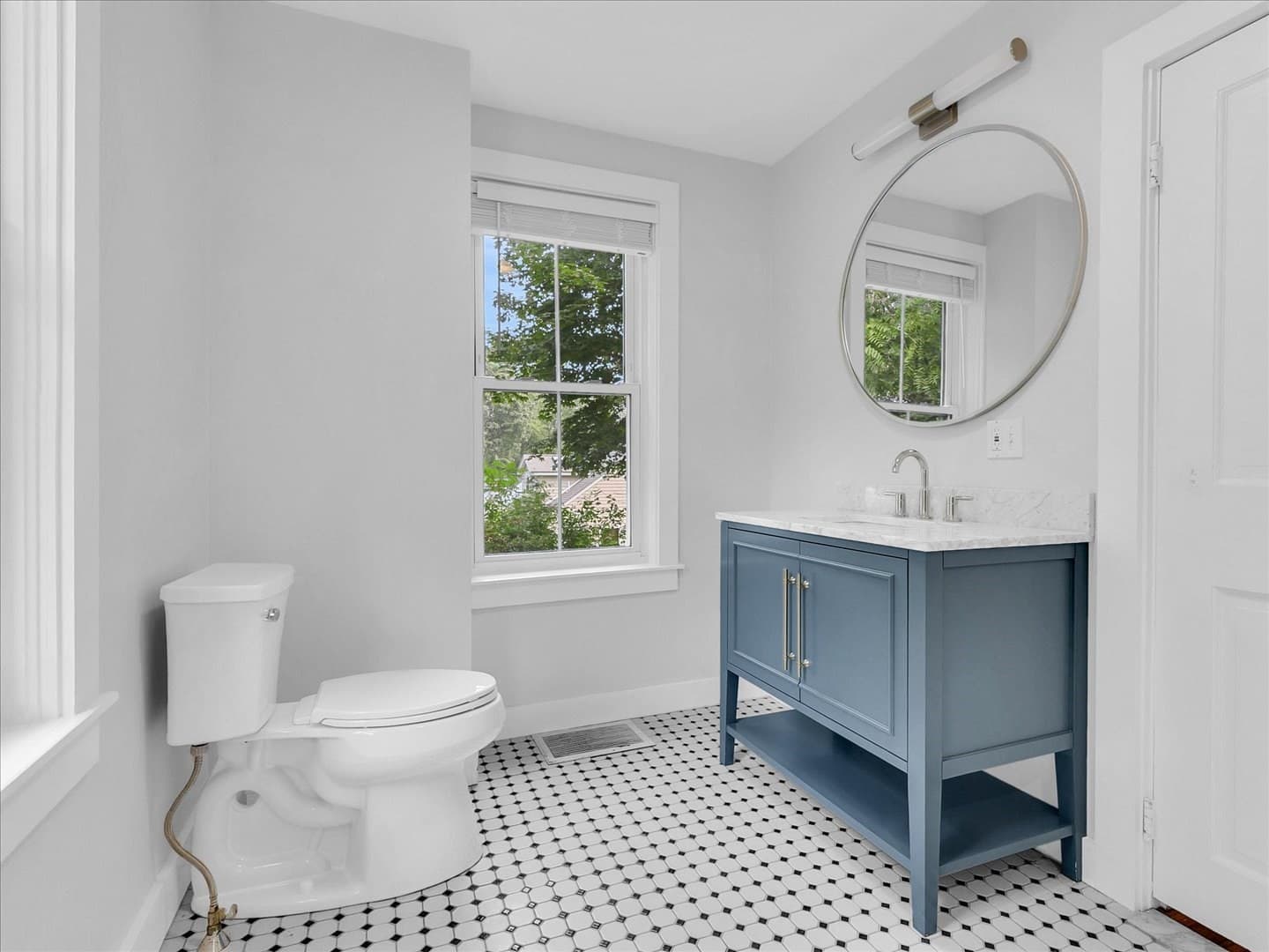 Multi Family at 186 Main St, Wayland MA 01778, photo 16 of 25