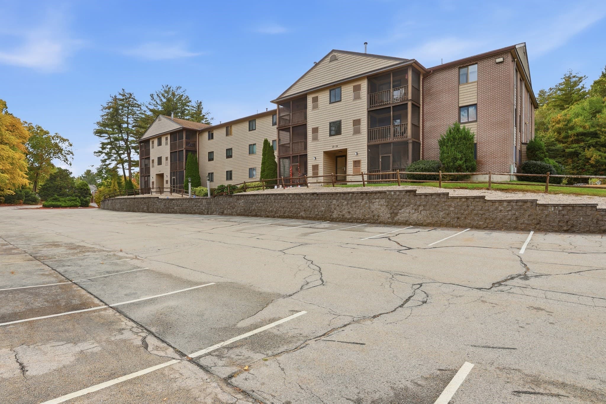 Condominium at 10 Village Ln # 15, Tyngsborough MA 01879, photo 31 of 33