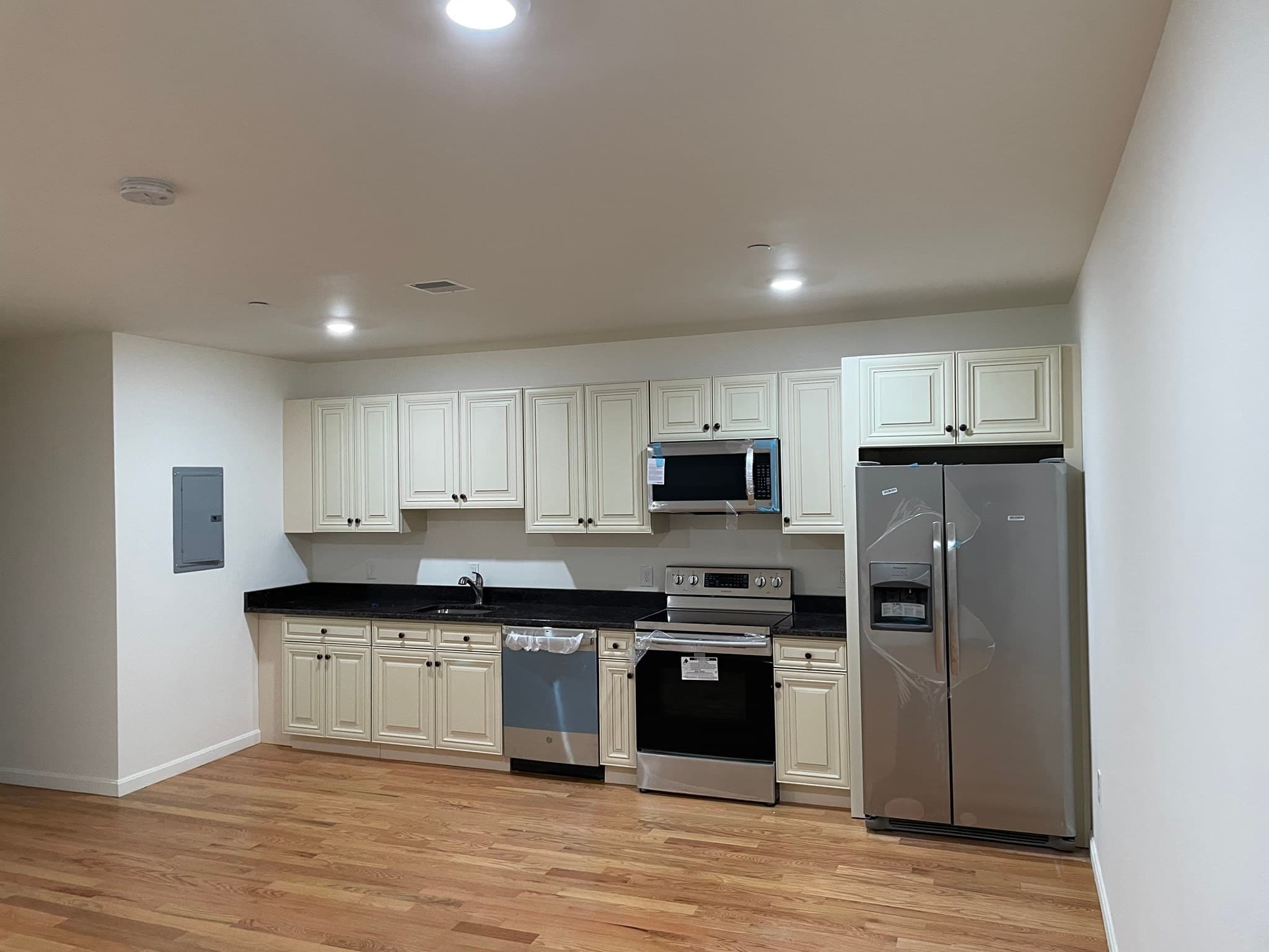 5-9 Family at 265 Essex Street, Lawrence MA 01840, photo 6 of 11
