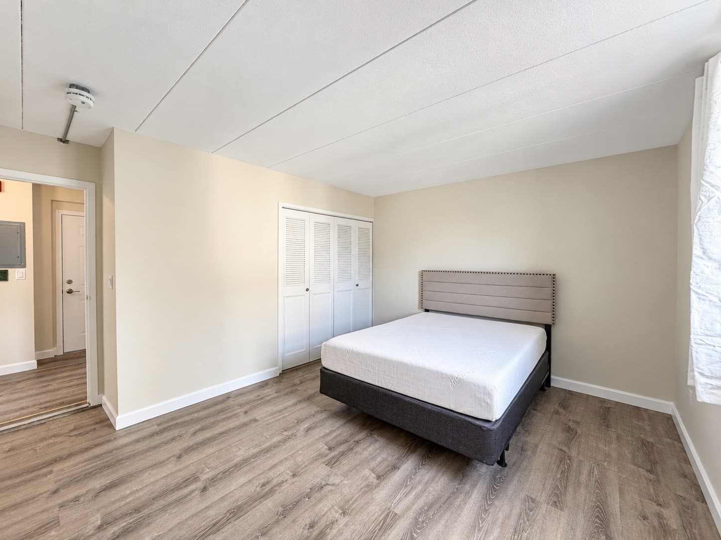 Condominium at 589 Broadway # 4, Revere MA 02151, photo 7 of 9