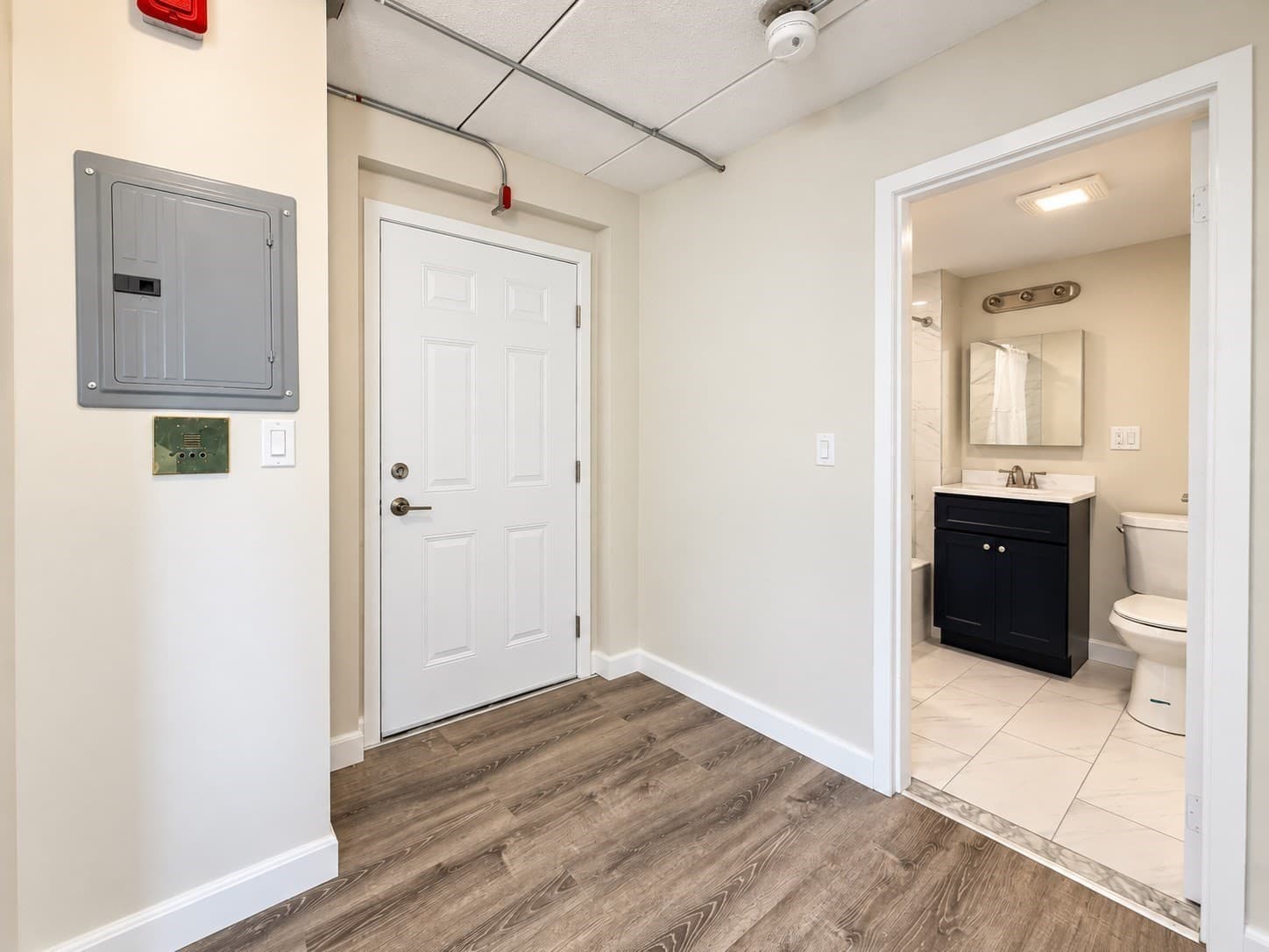Condominium at 589 Broadway # 4, Revere MA 02151, photo 5 of 9