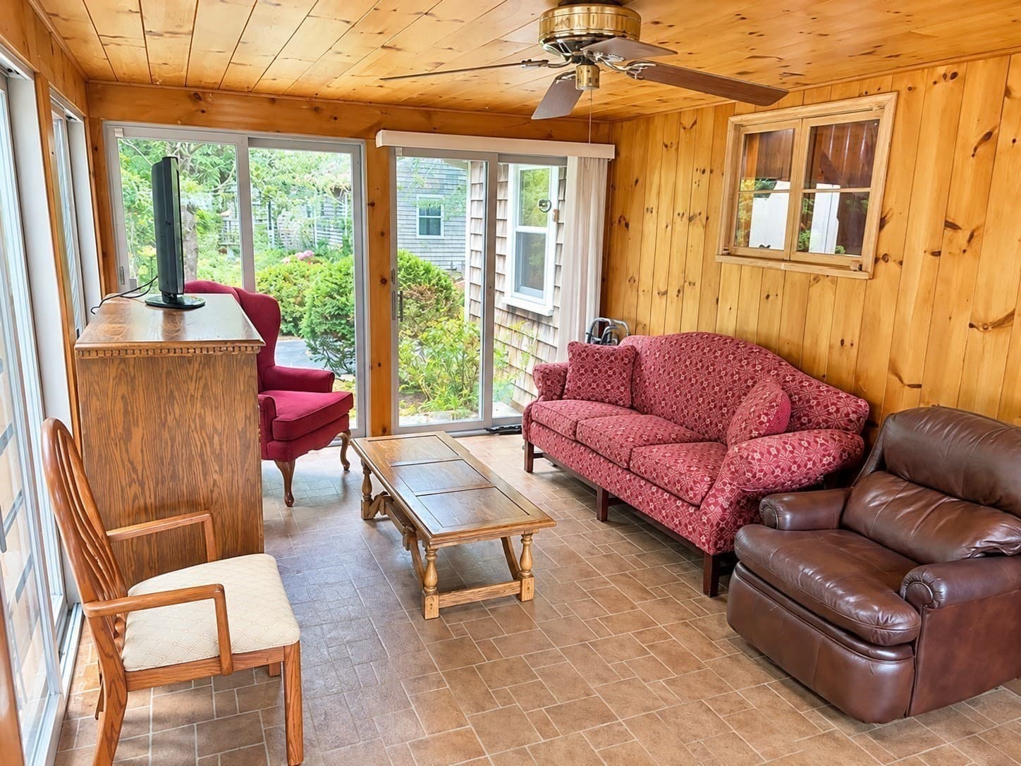 Single Family Residence at 5 Bay Path, Kingston MA 02364, photo 13 of 14