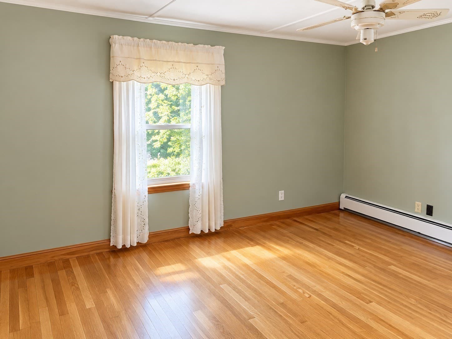 Single Family Residence at 5 Bay Path, Kingston MA 02364, photo 12 of 14
