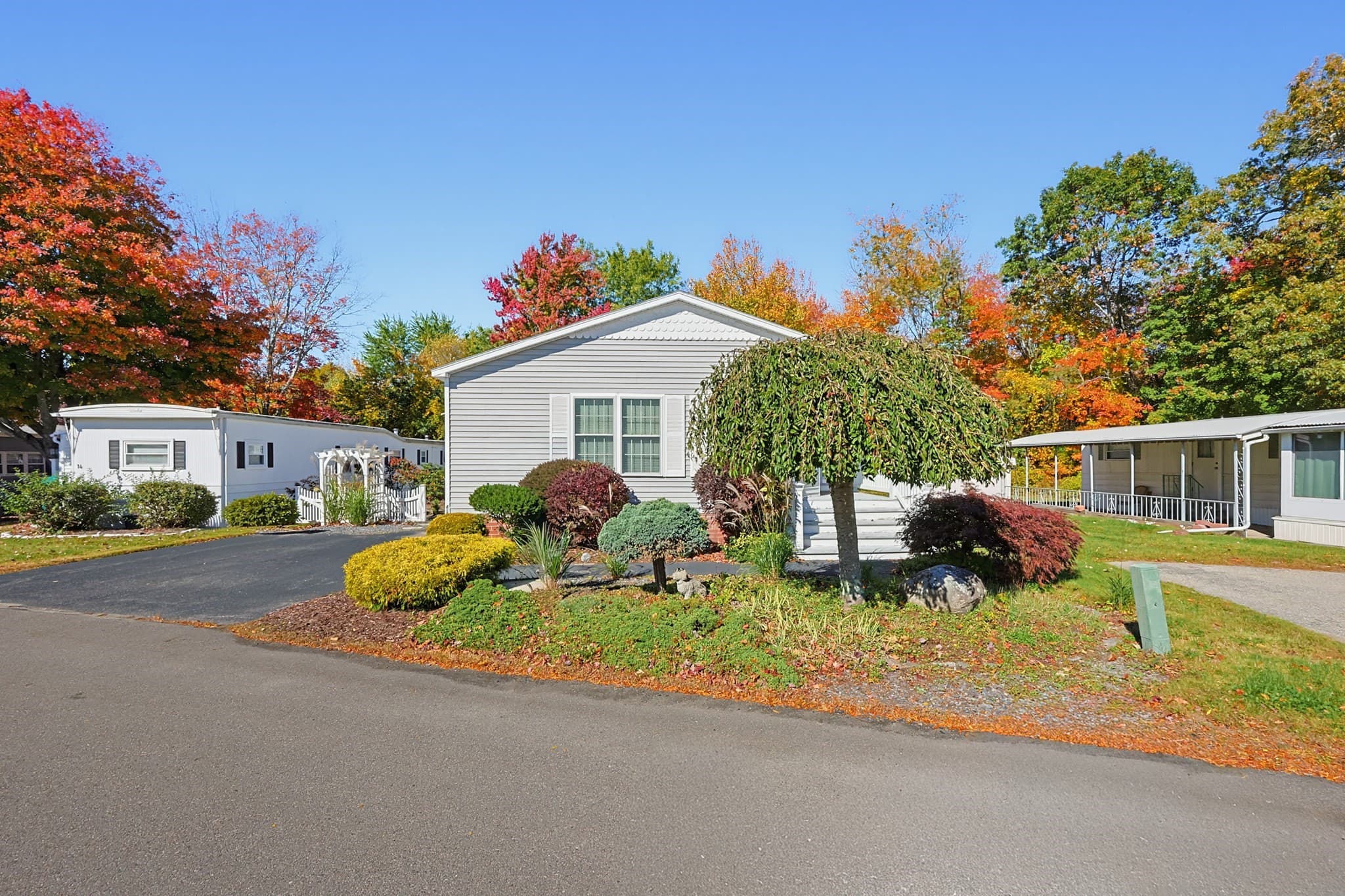 Mobile Home at 16 Robert Rd, Plainville MA 02762, photo 2 of 40