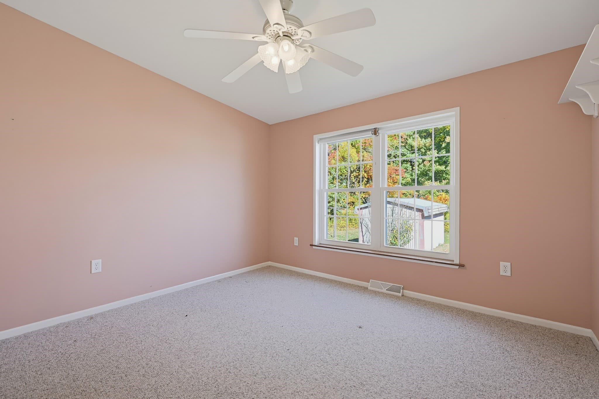 Mobile Home at 16 Robert Rd, Plainville MA 02762, photo 13 of 40