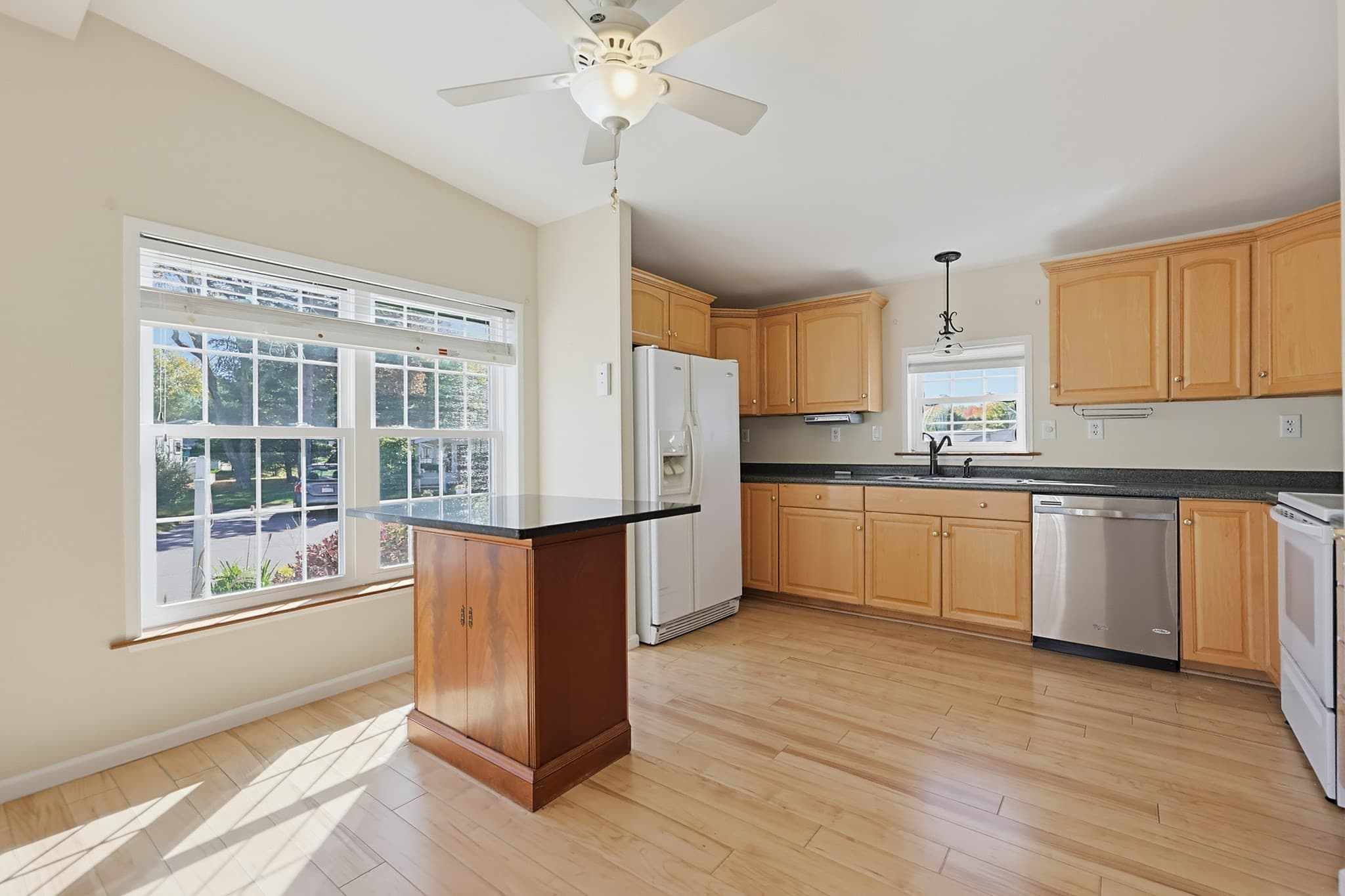 Mobile Home at 16 Robert Rd, Plainville MA 02762, photo 26 of 40