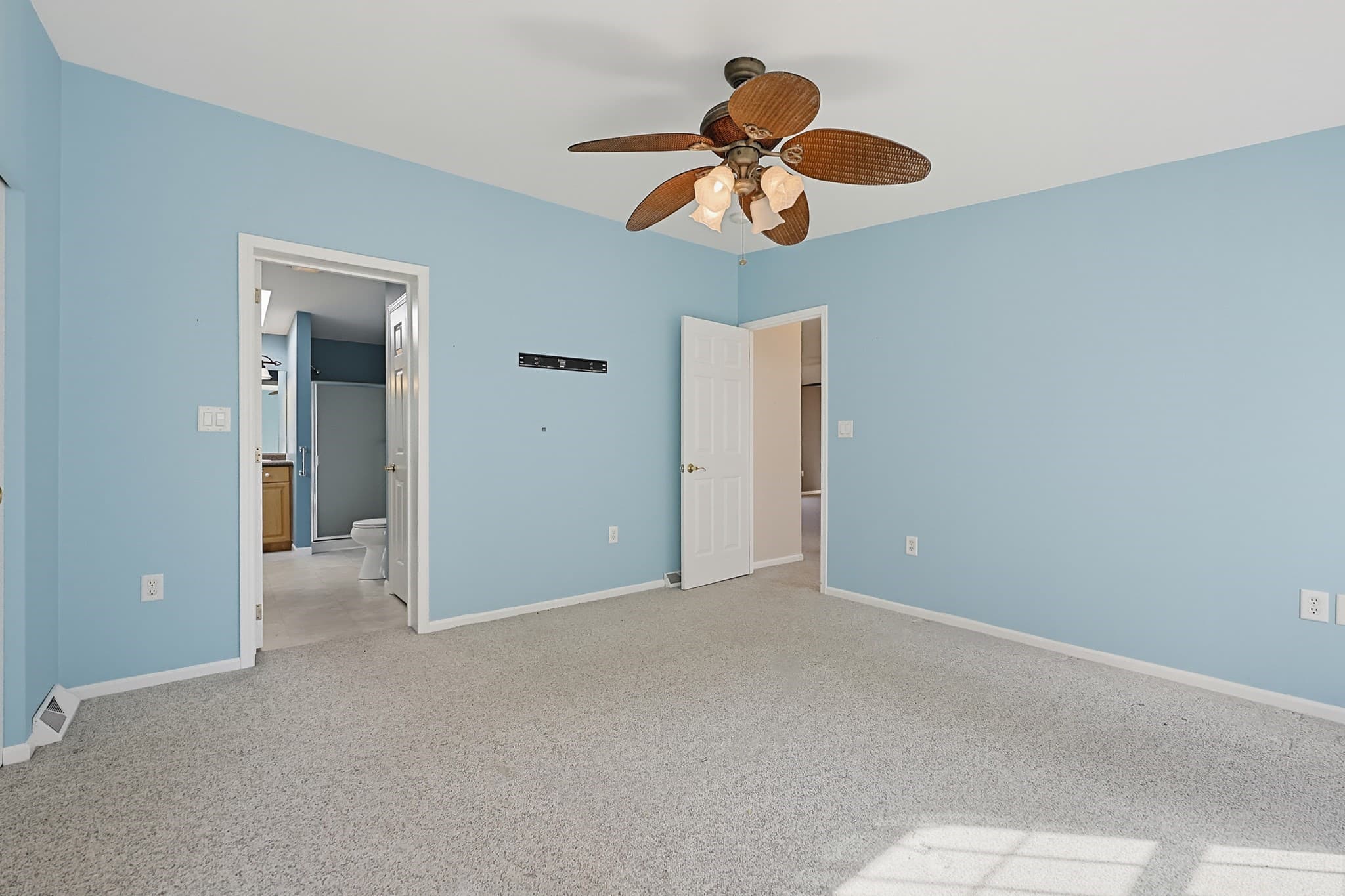 Mobile Home at 16 Robert Rd, Plainville MA 02762, photo 7 of 40