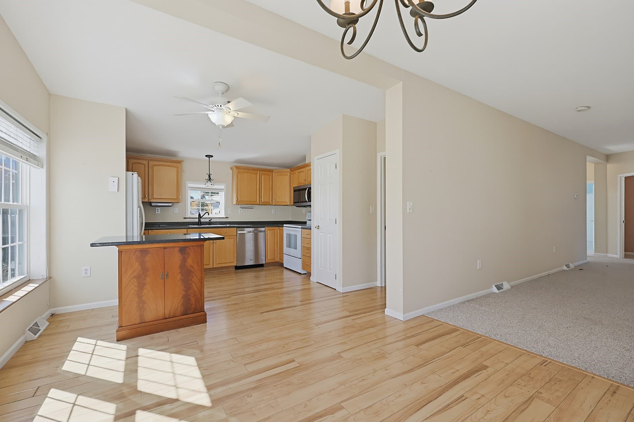 Mobile Home at 16 Robert Rd, Plainville MA 02762, photo 32 of 40