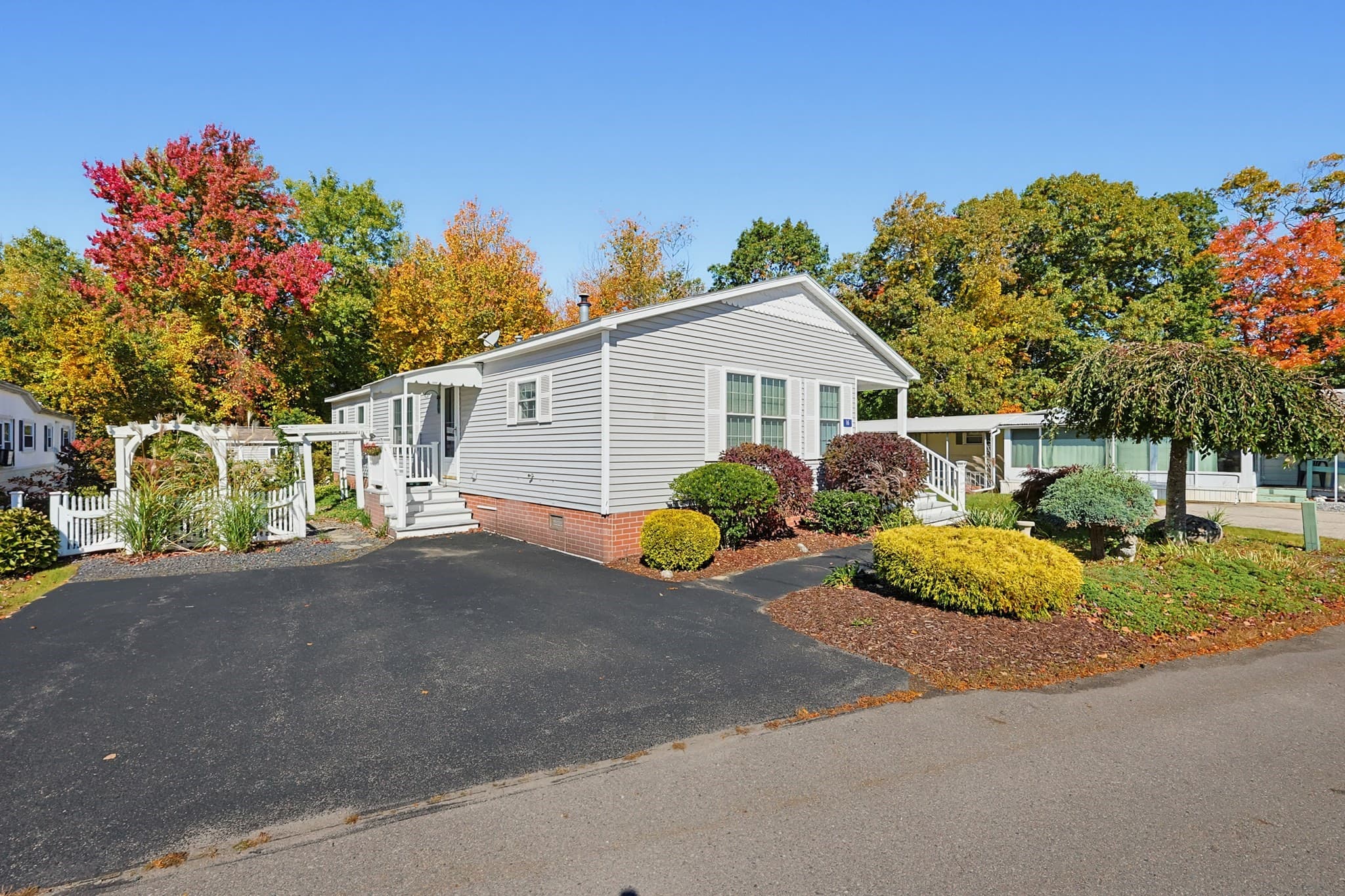 16 Robert Rd, Plainville MA 02762