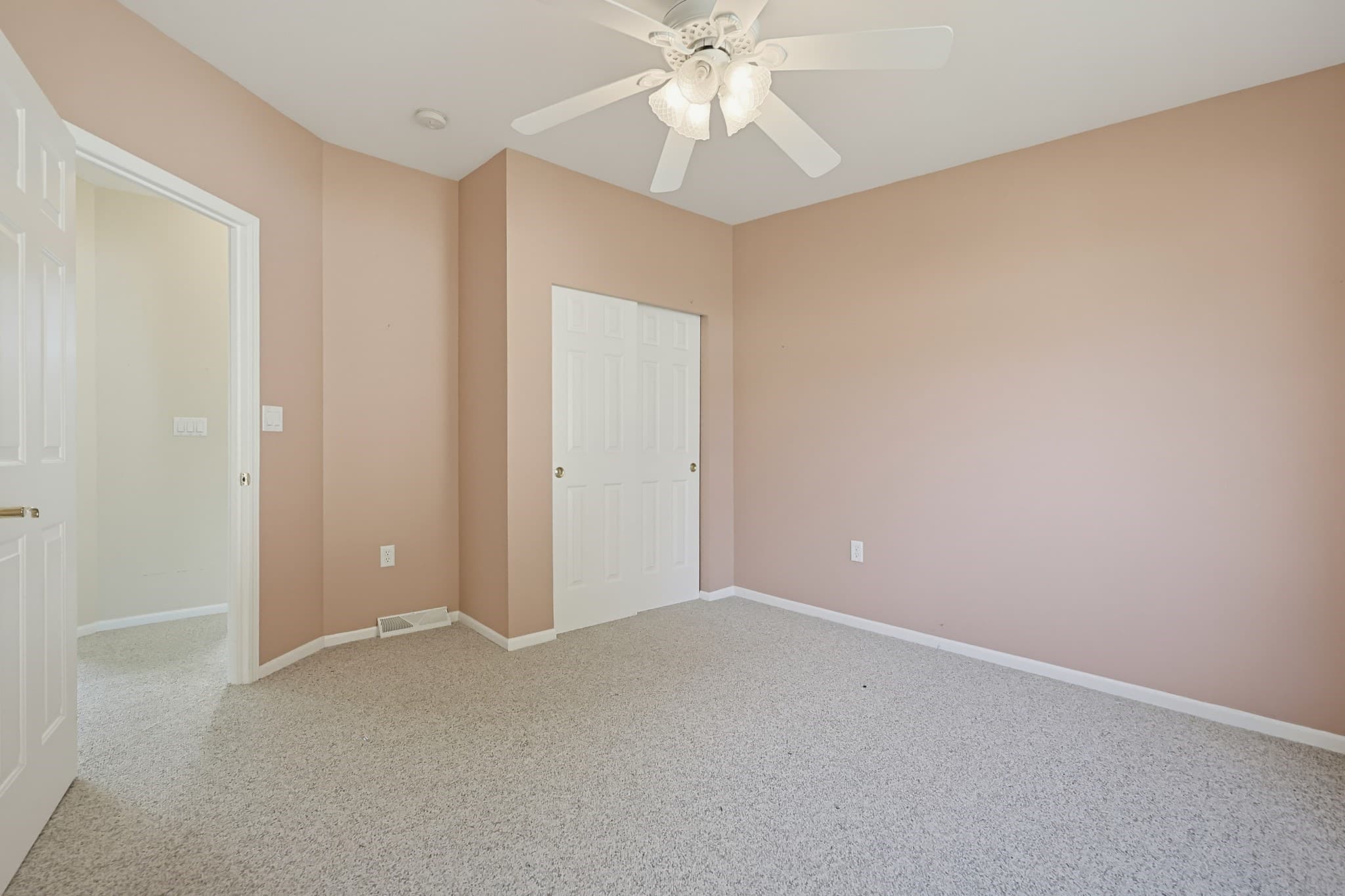 Mobile Home at 16 Robert Rd, Plainville MA 02762, photo 14 of 40