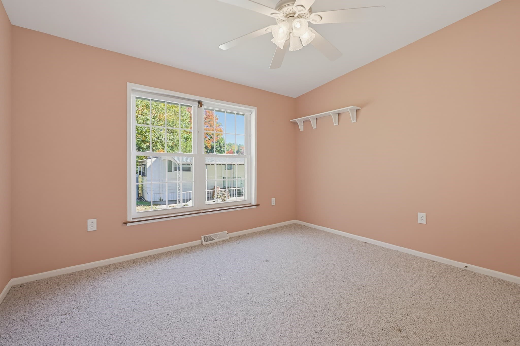 Mobile Home at 16 Robert Rd, Plainville MA 02762, photo 15 of 40
