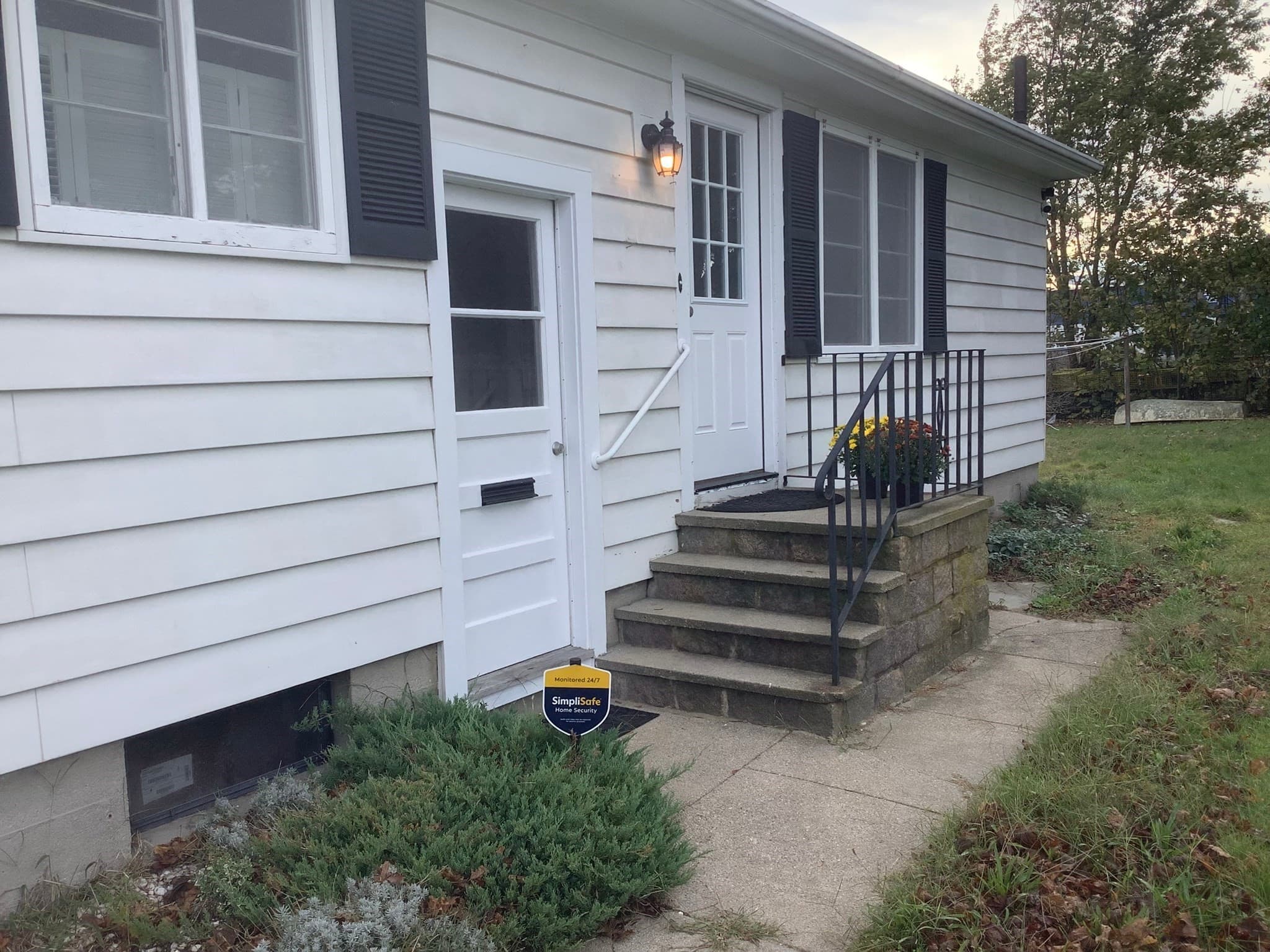 Single Family Residence at 10 Clara St, New Bedford MA 02744, photo 3 of 22