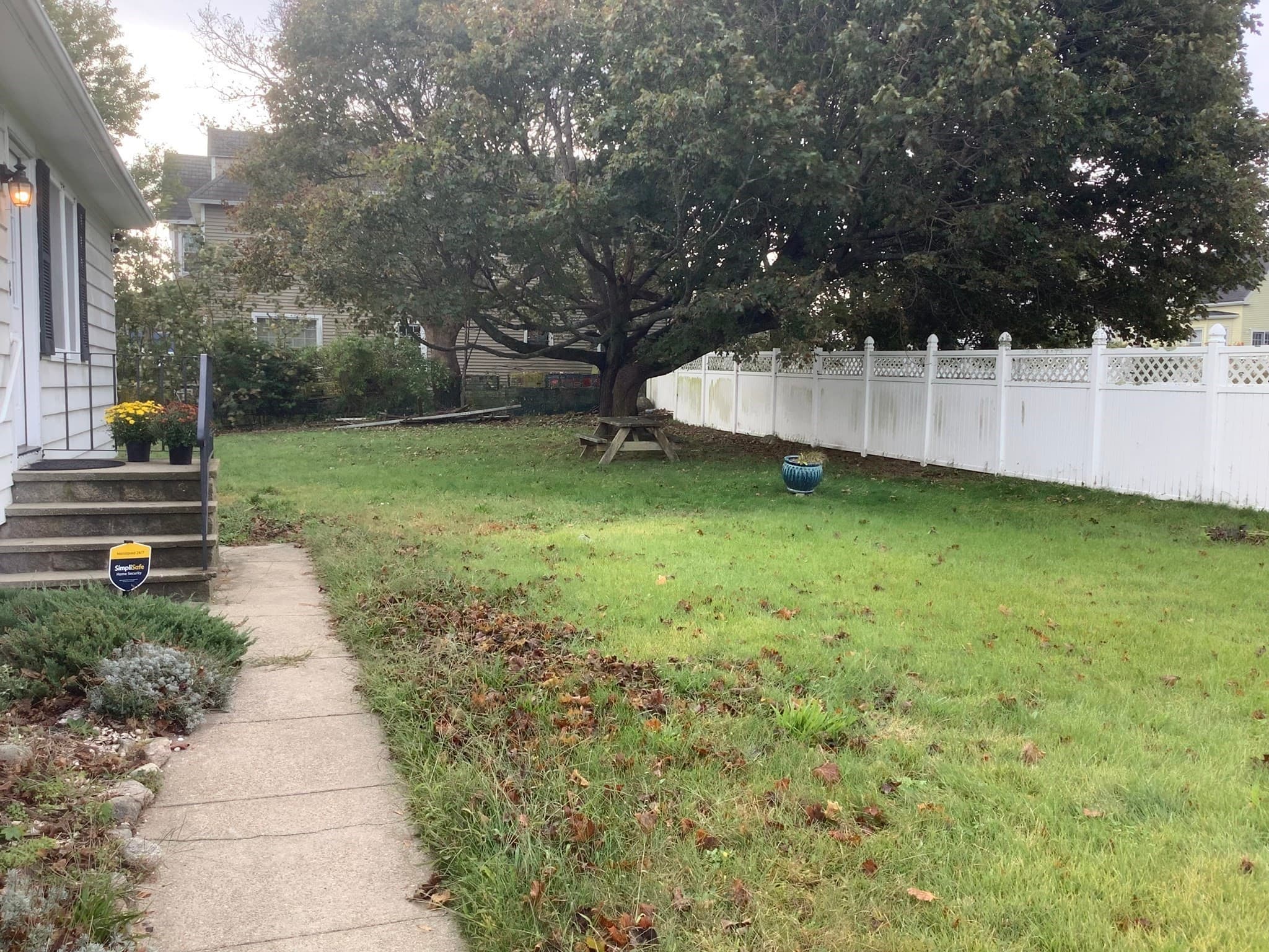 Single Family Residence at 10 Clara St, New Bedford MA 02744, photo 5 of 22