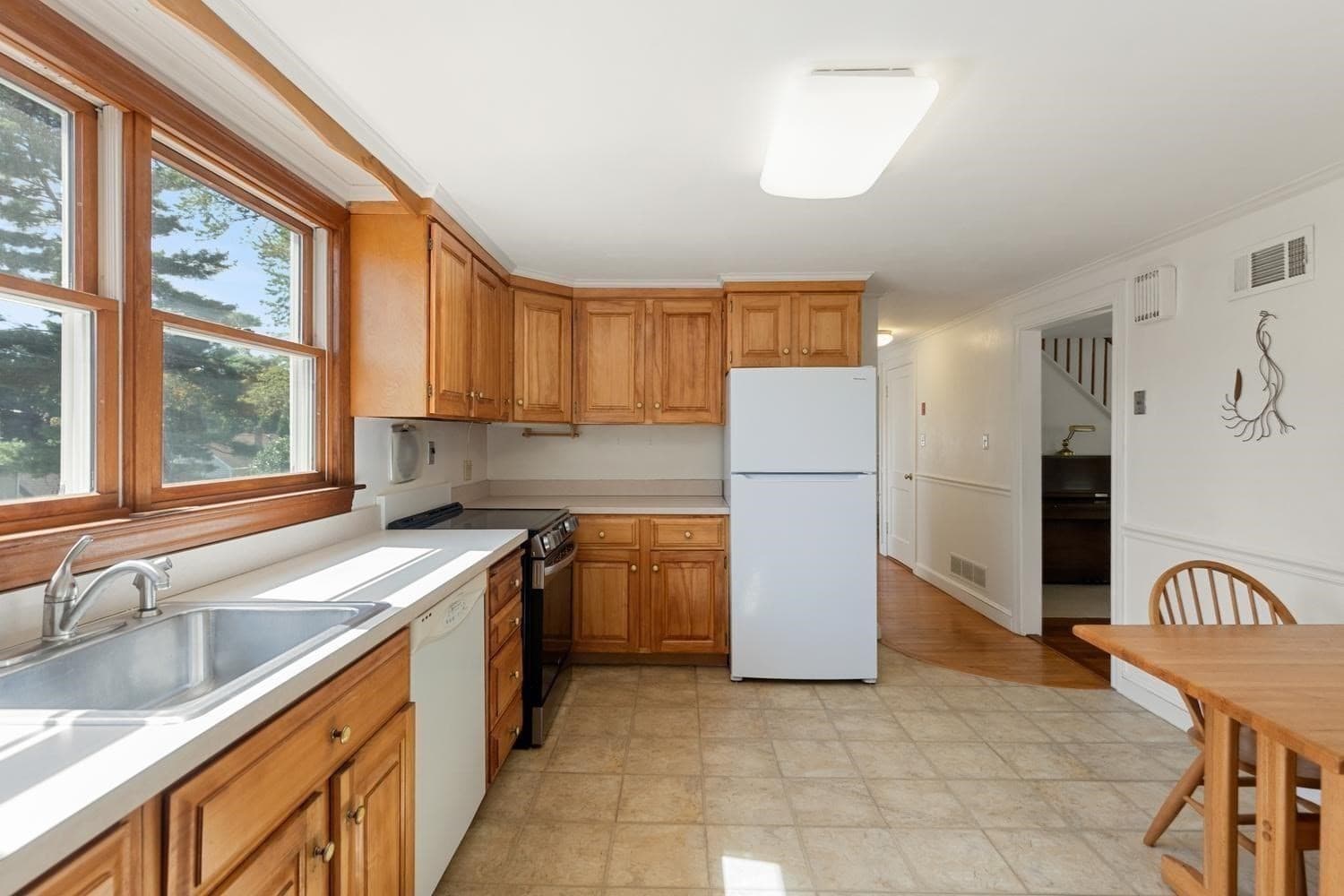 Single Family Residence at 114 Conant St, Beverly MA 01915, photo 13 of 37